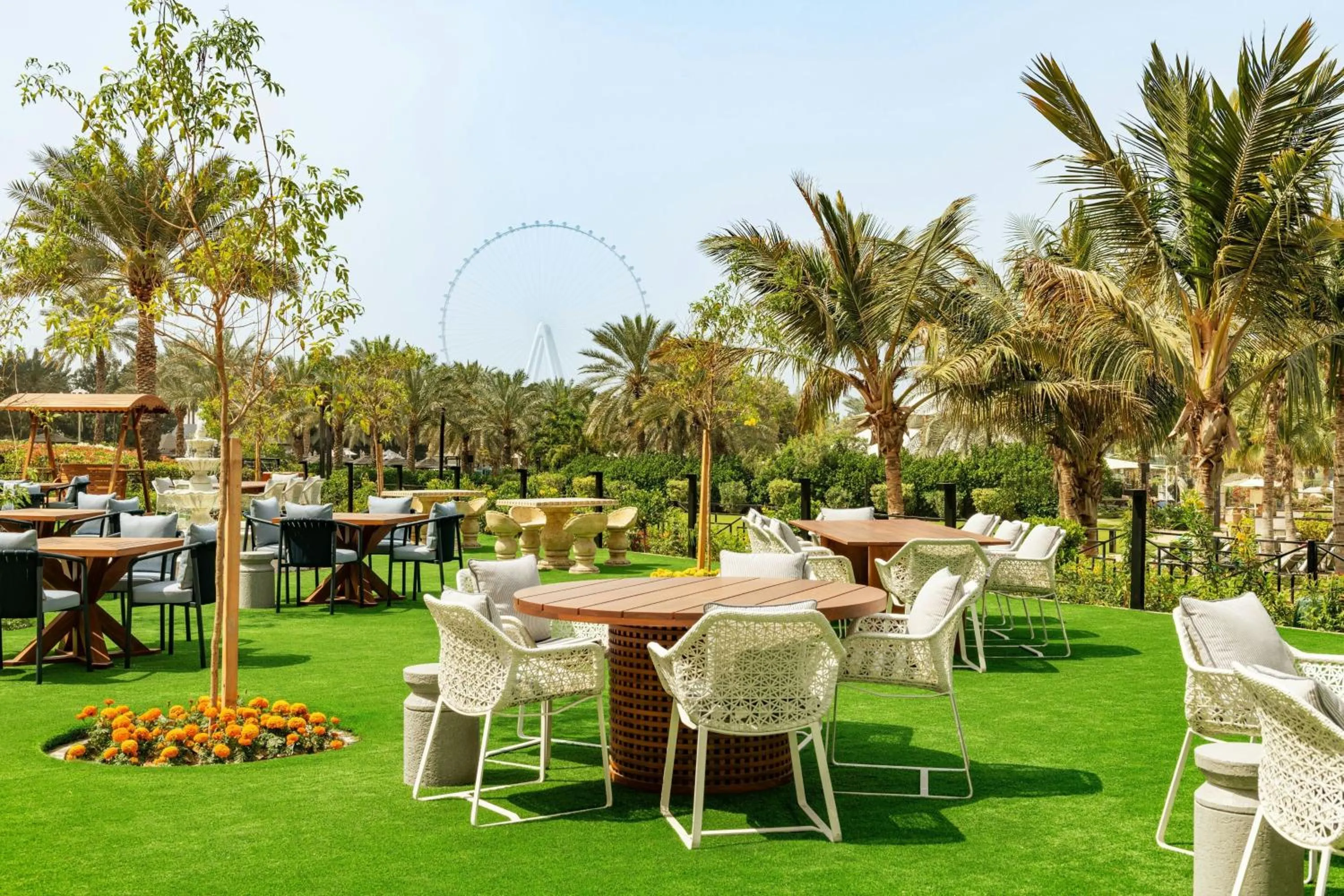 Restaurant/places to eat in Le Royal Meridien Beach Resort & Spa Dubai