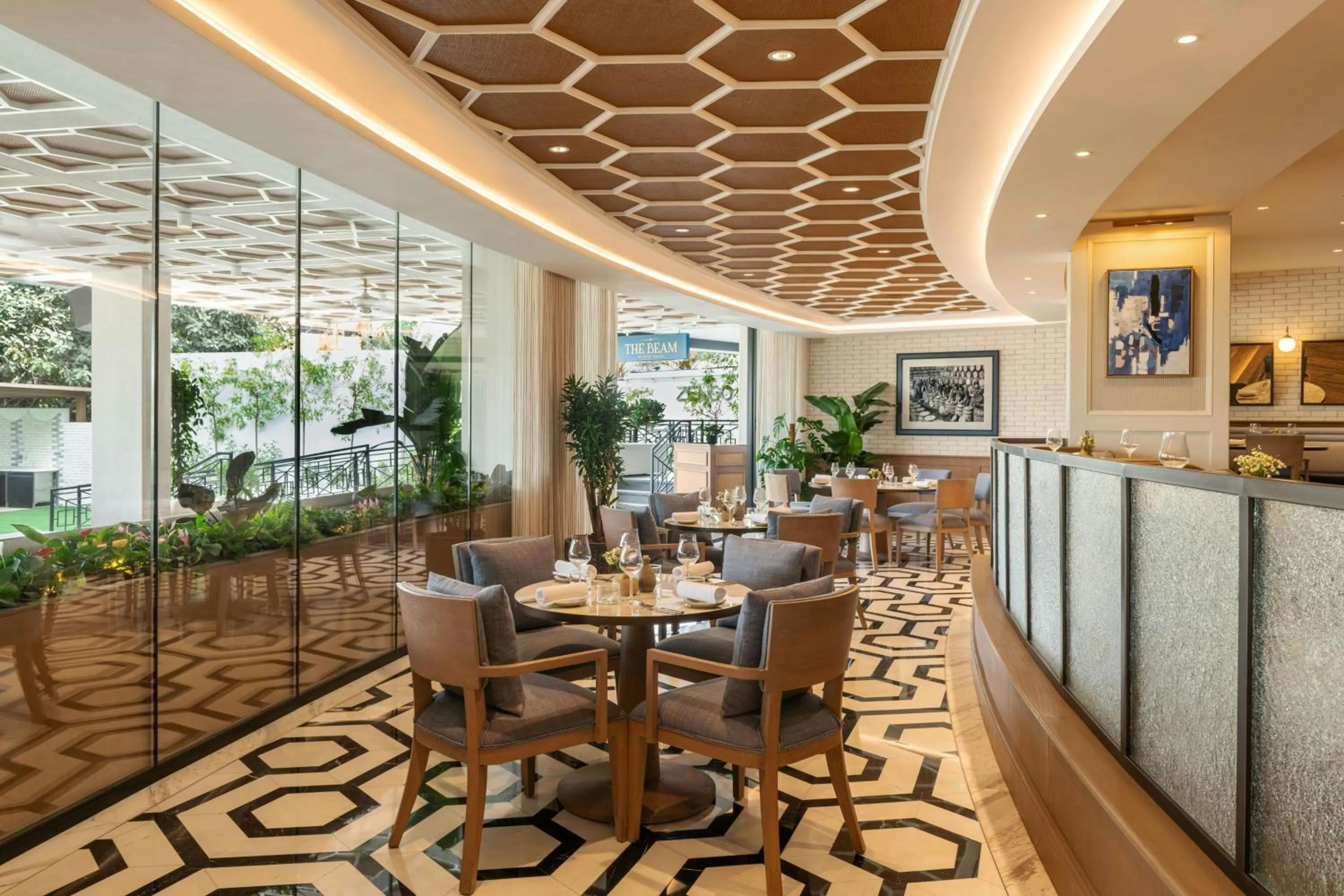 Restaurant/places to eat in Le Royal Meridien Beach Resort & Spa Dubai