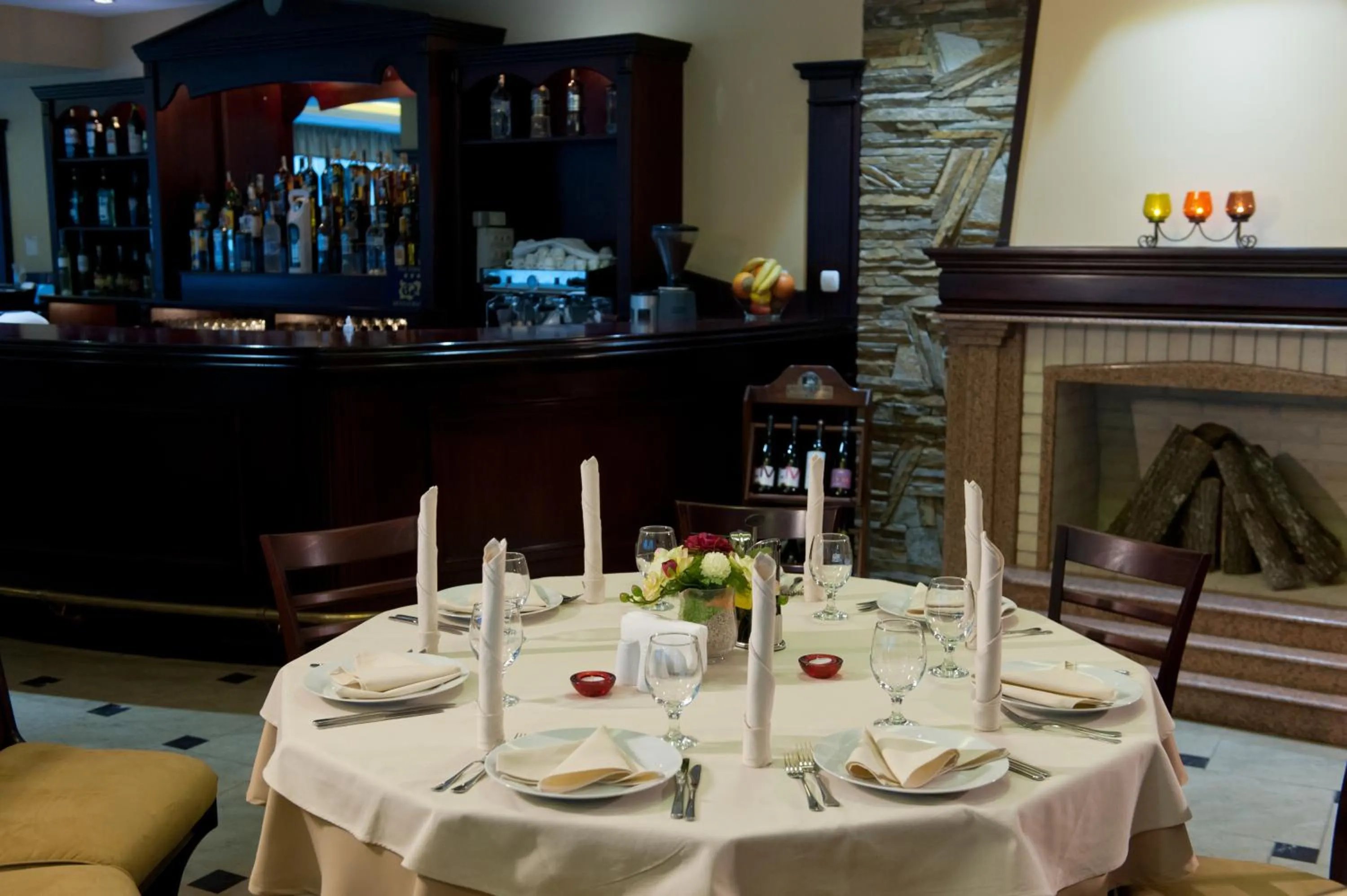 Restaurant/places to eat in Hotel Astrea