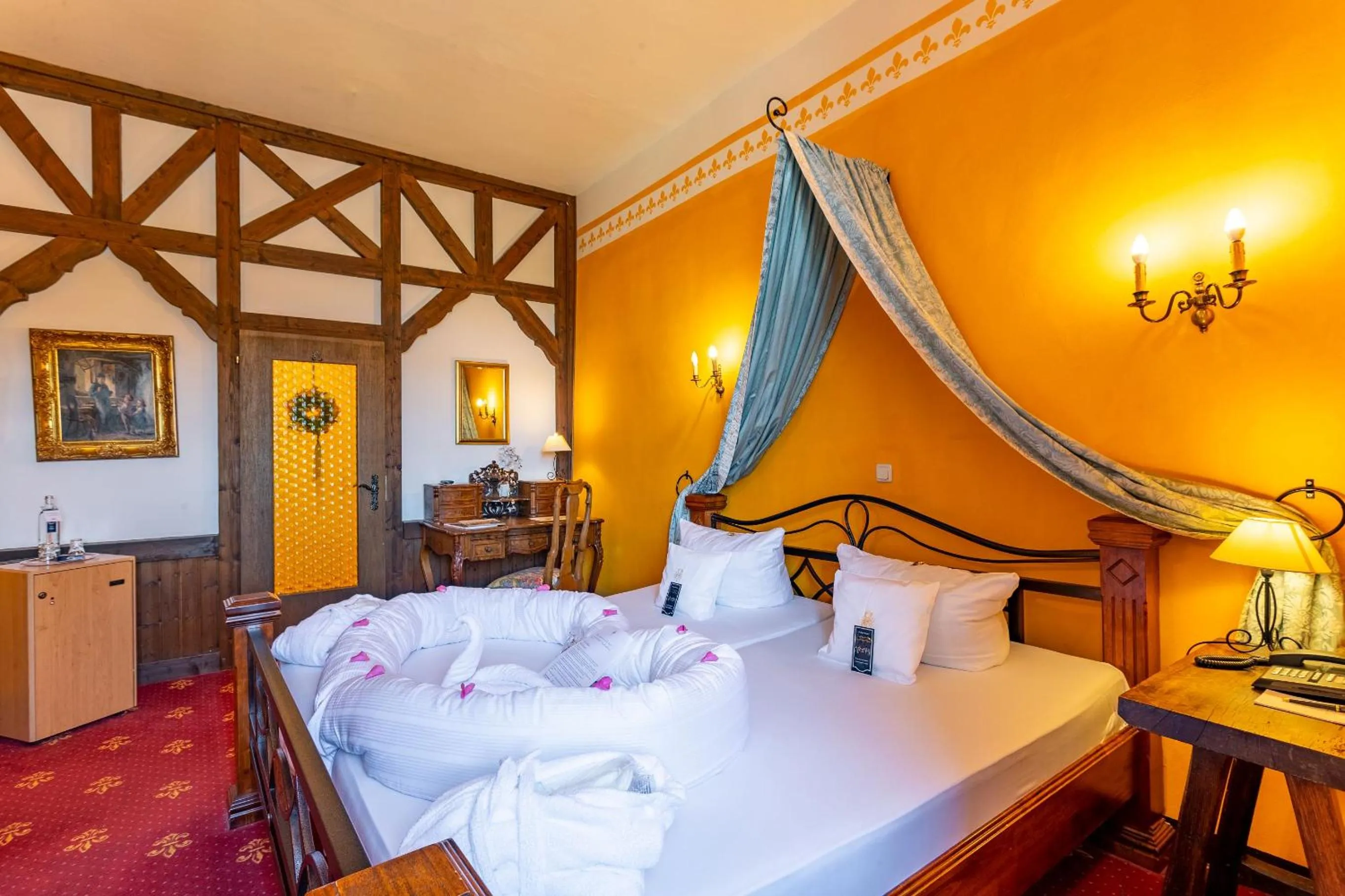 Bed in Hotel Burg Trendelburg