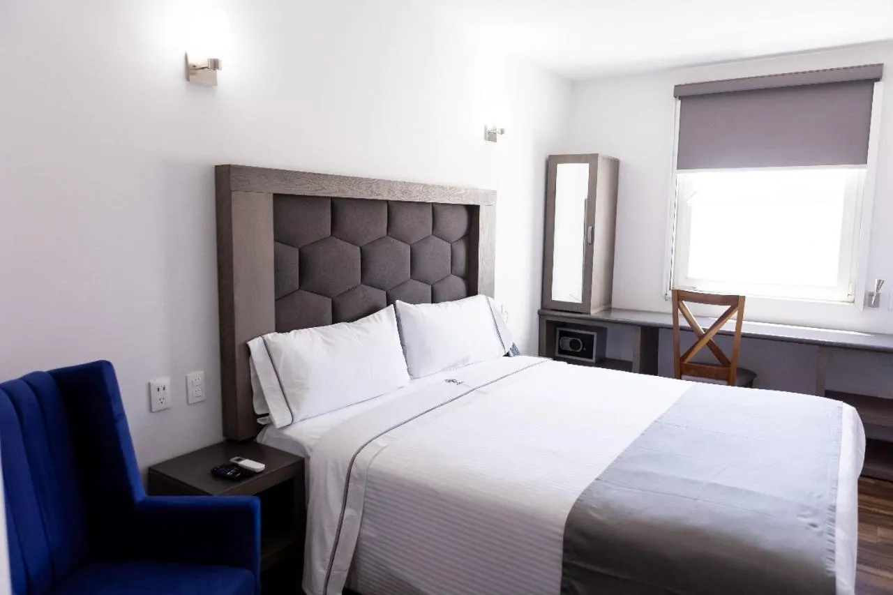 Bed in Hotel Bugari Aeropuerto Guadalajara