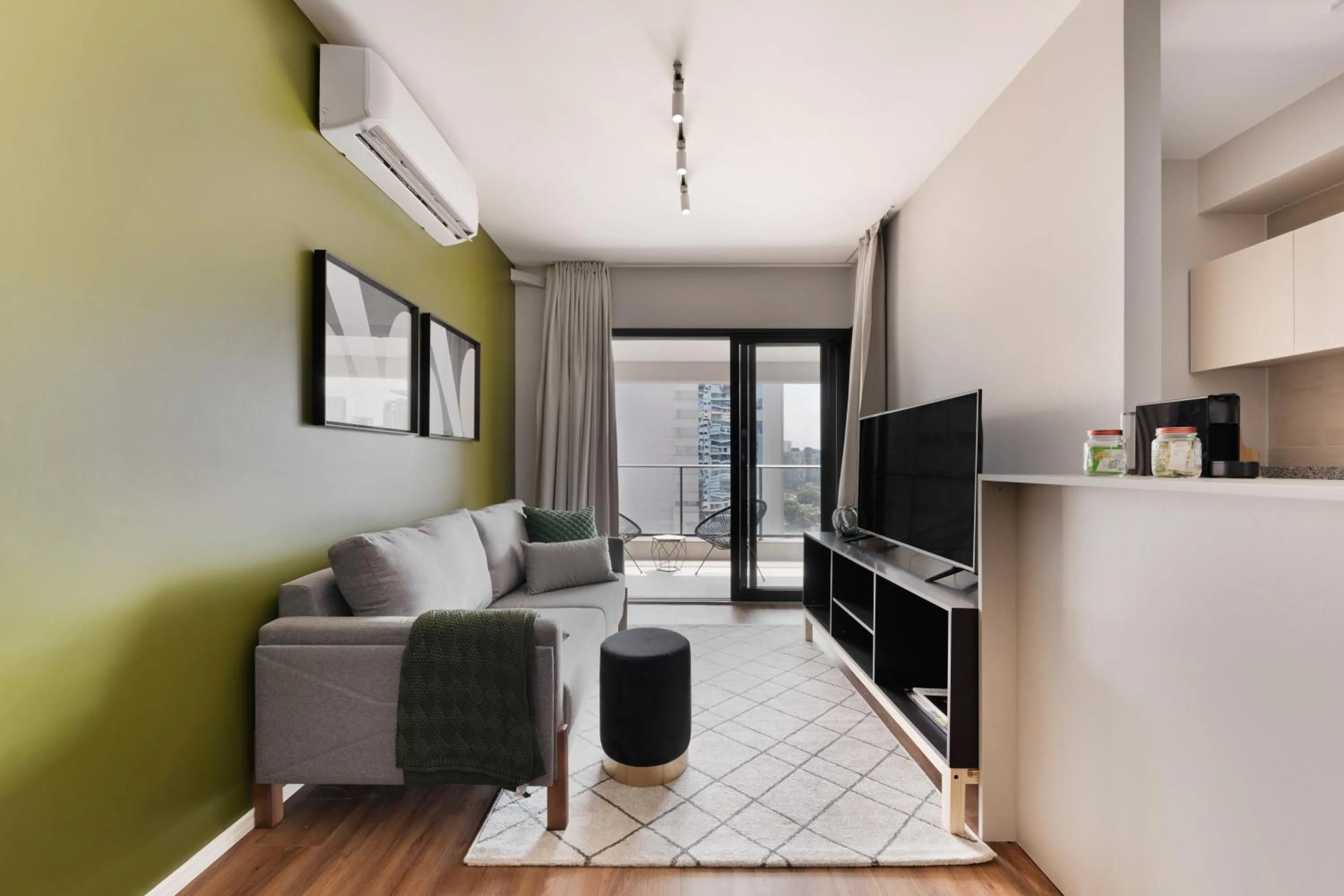 Day in Charlie NUN Itaim