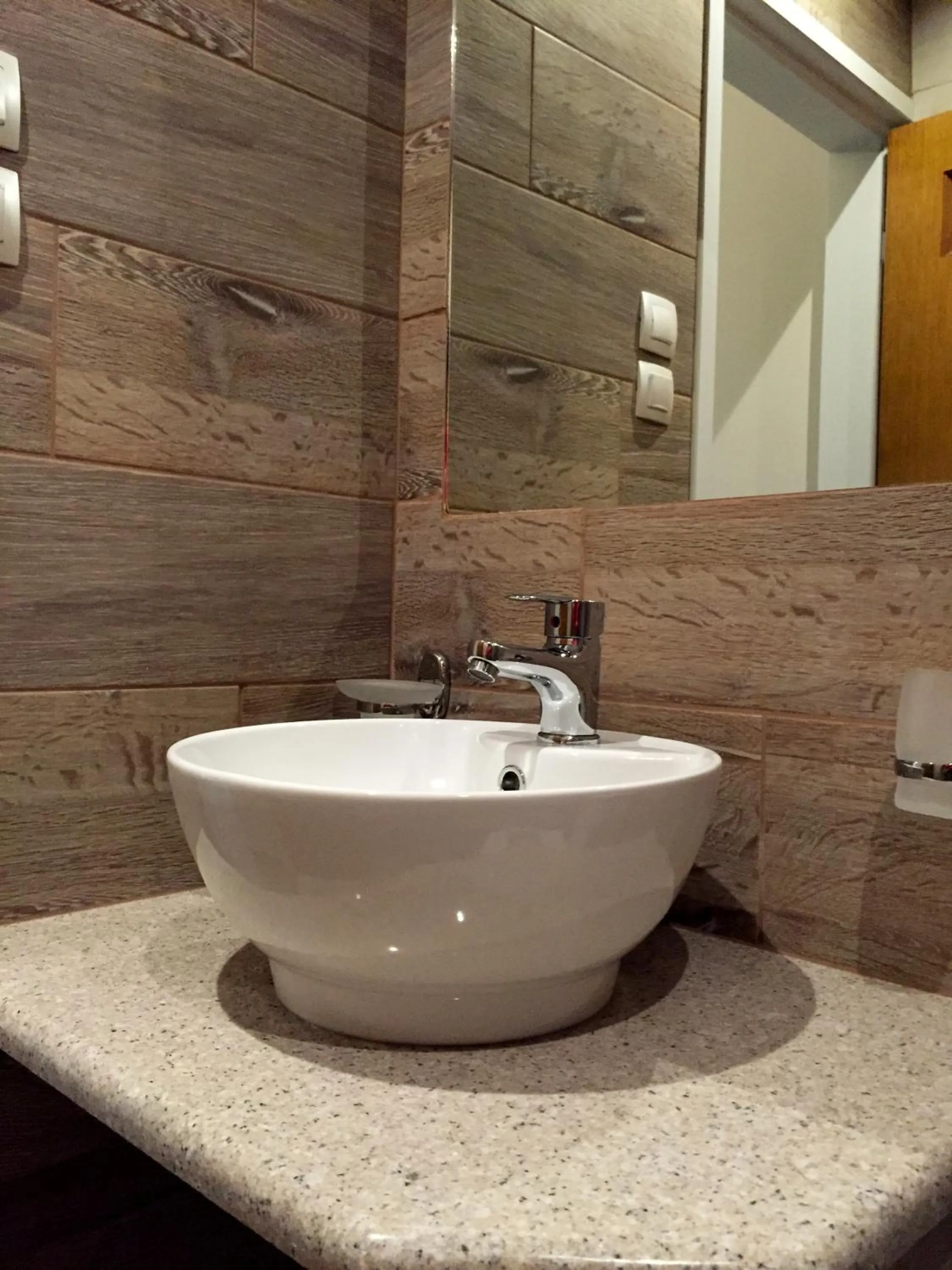 Bathroom in Oasis Apartments