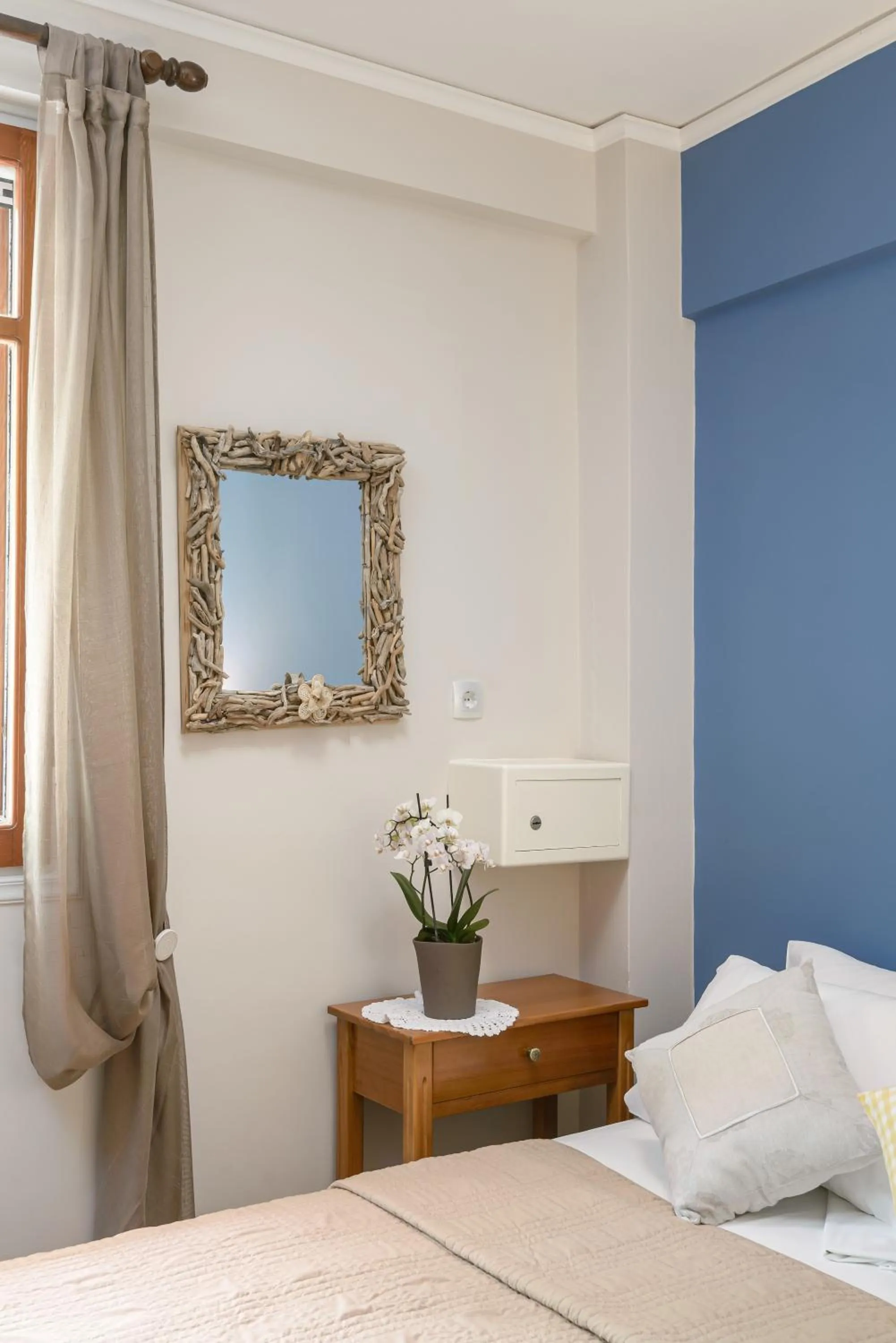 Bed in Oasis Apartments