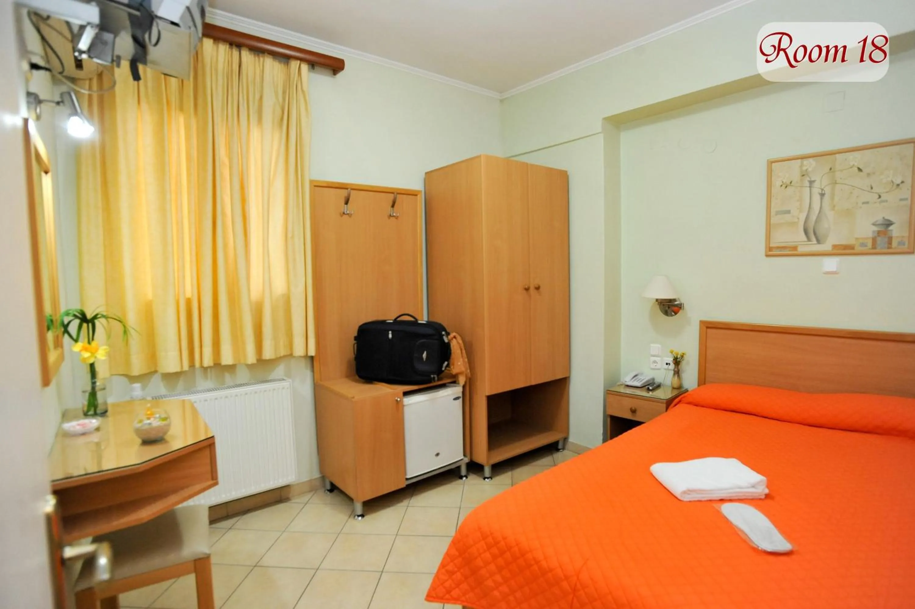 Photo of the whole room, Bed in Apollon Hotel