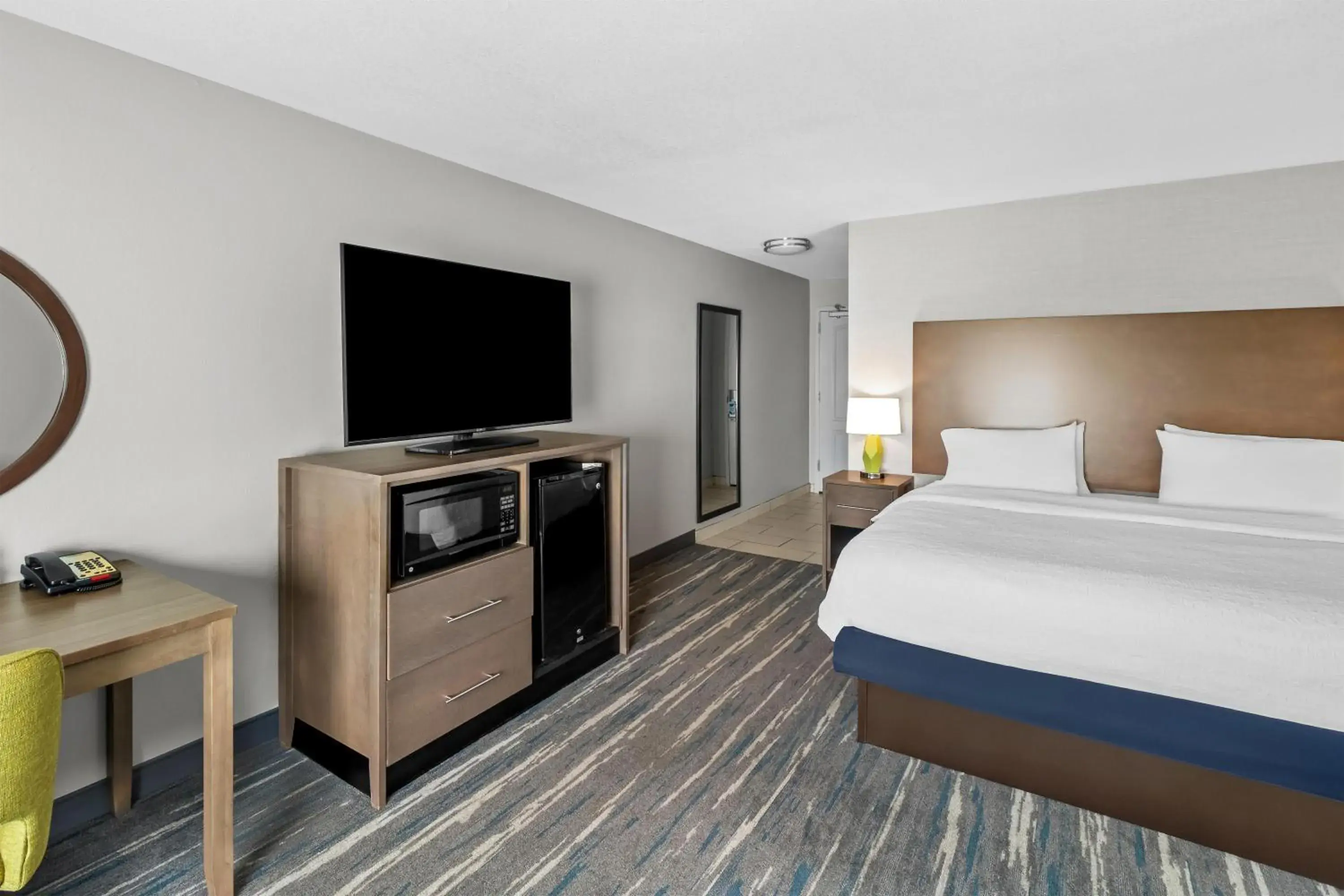 Bed in Hampton Inn Middletown Bed in Hampton Inn Middletown