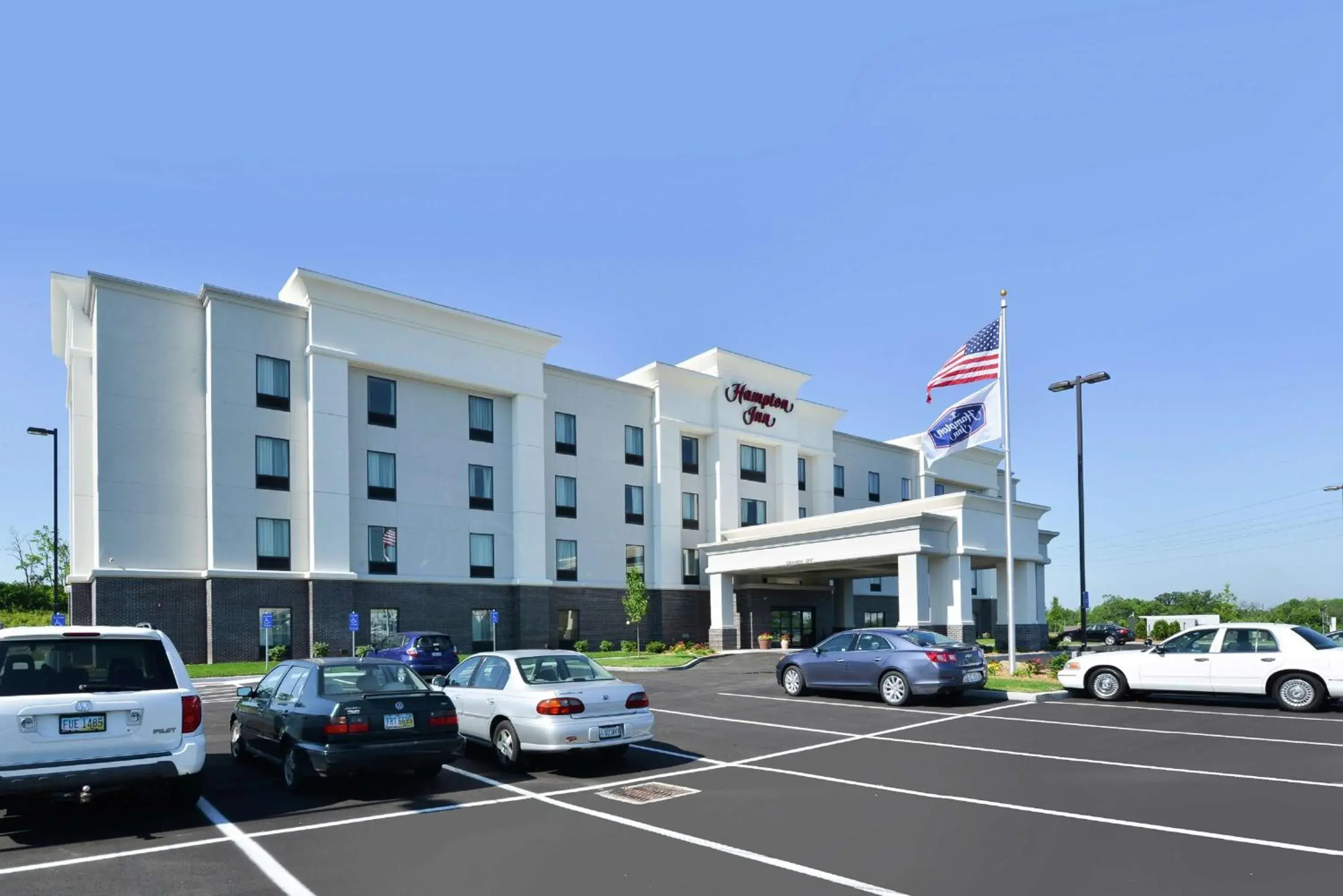 Property building in Hampton Inn Middletown Property building in Hampton Inn Middletown