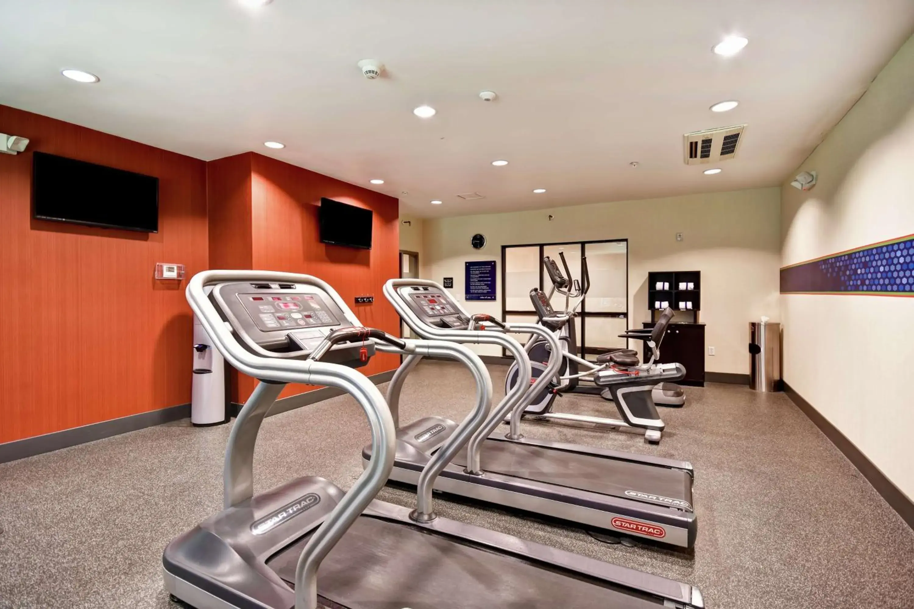 Fitness centre/facilities in Hampton Inn Middletown Fitness centre/facilities in Hampton Inn Middletown