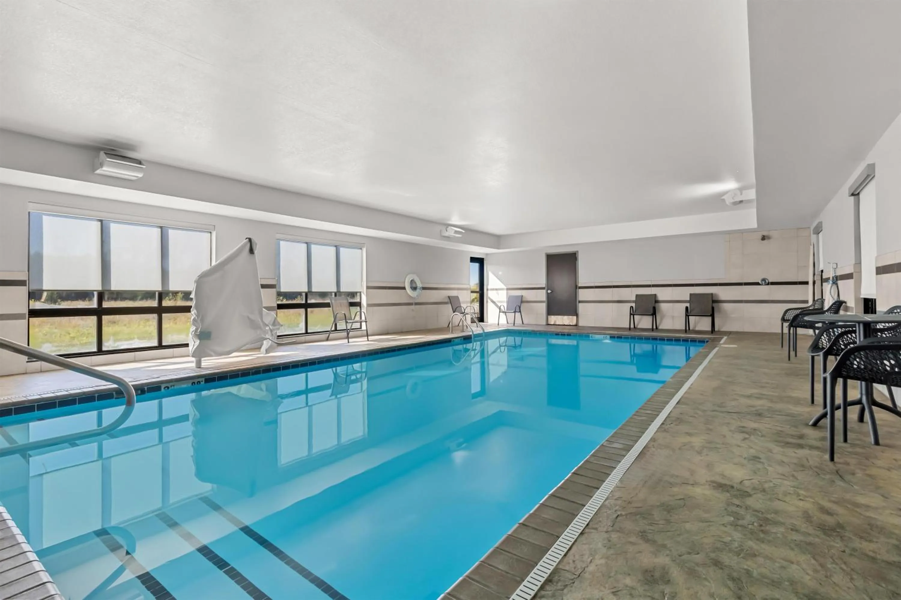 Pool view in Hampton Inn Middletown