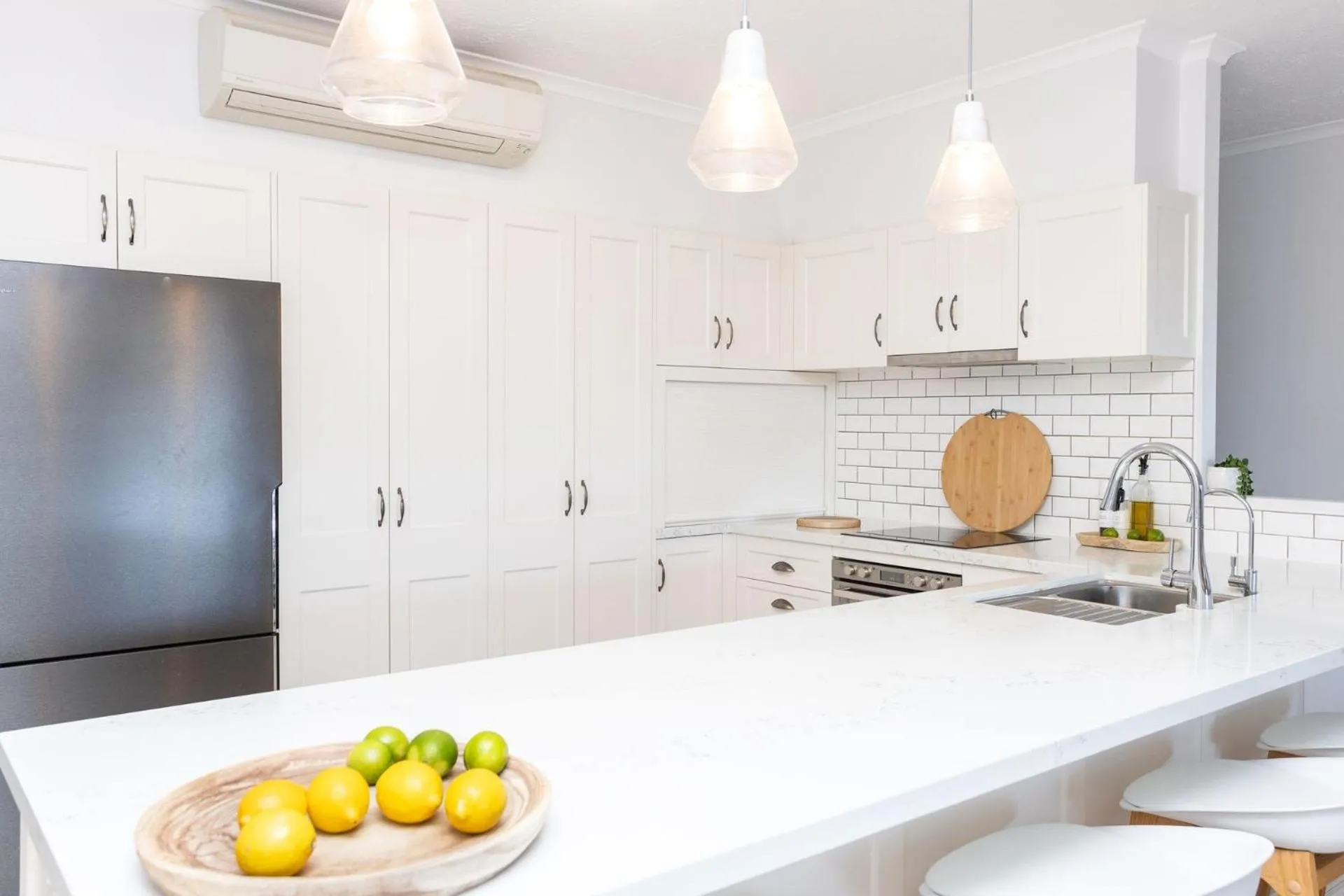 Kitchen or kitchenette in Kingscliff Paradise with Ocean Views