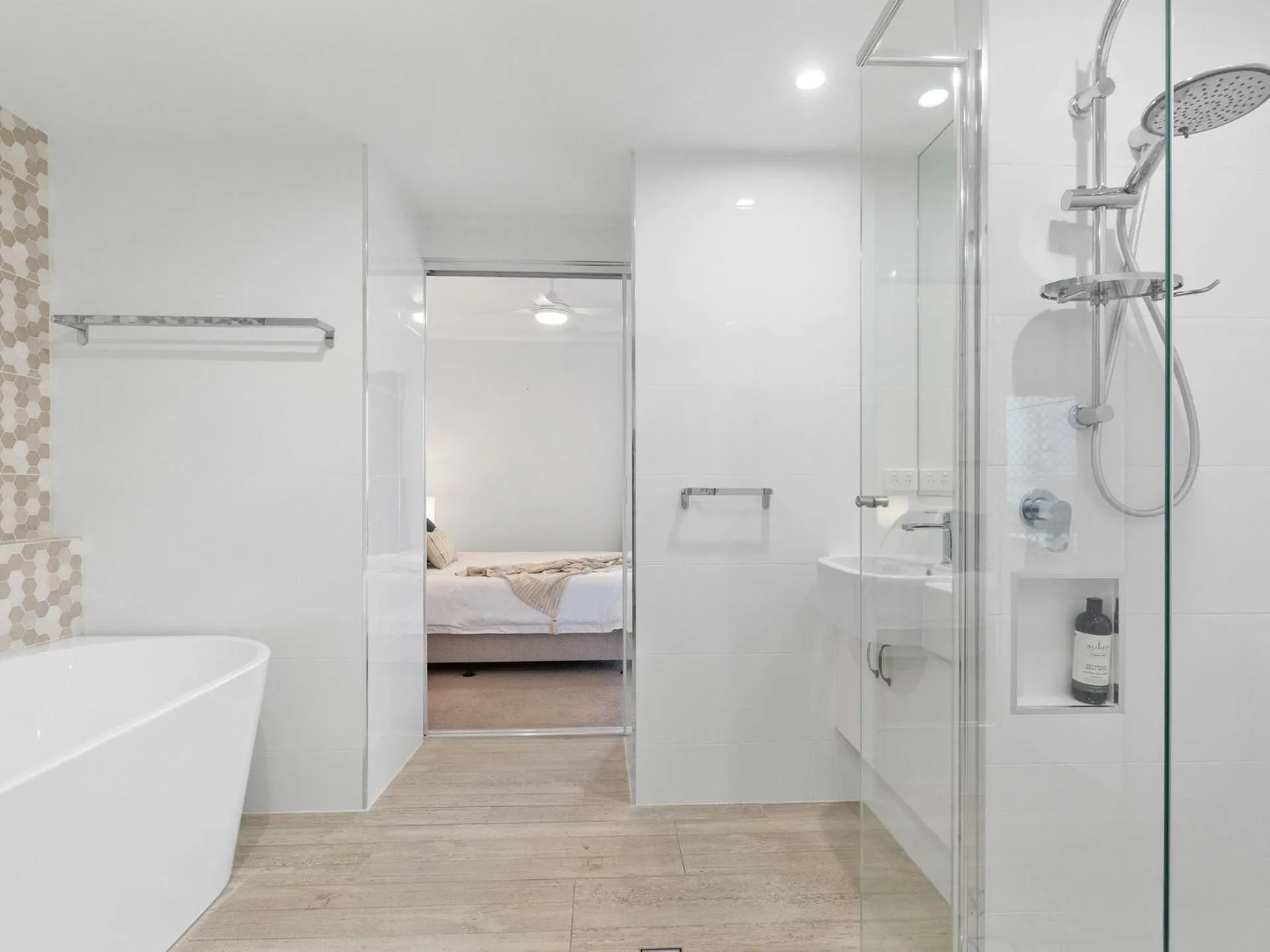 Shower, Bed in Kingscliff Paradise with Ocean Views