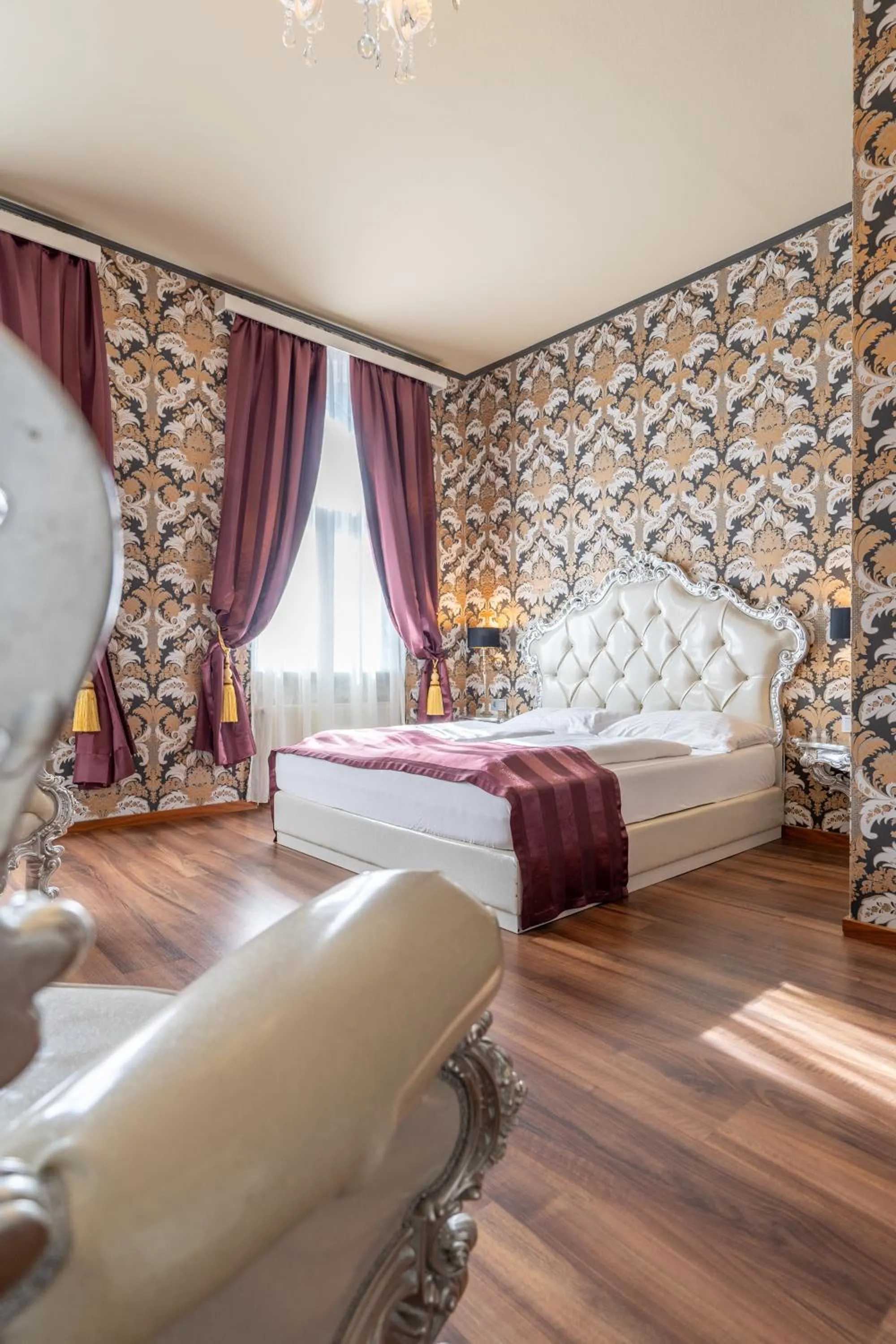 Bed in Hotel Urania