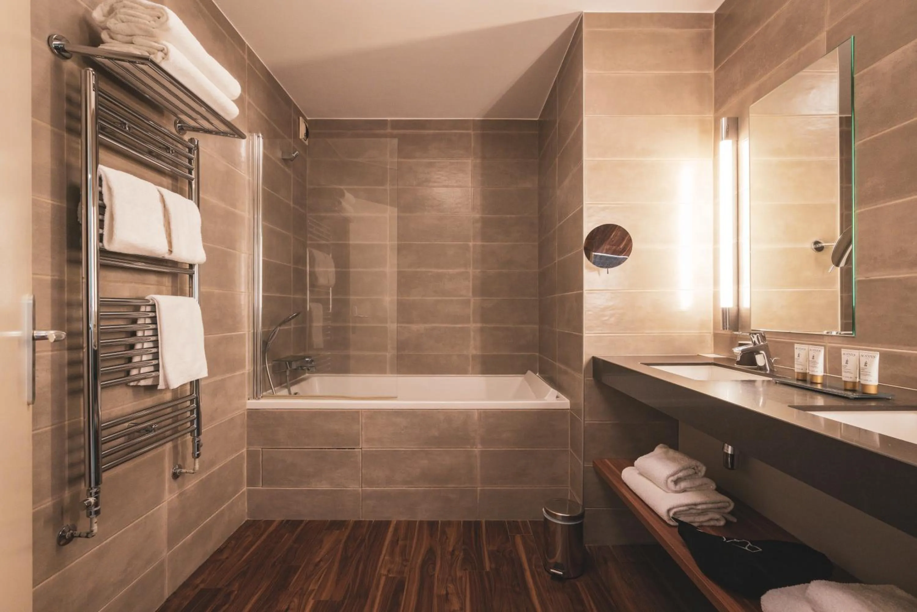 Bathroom in Le Forges Hotel