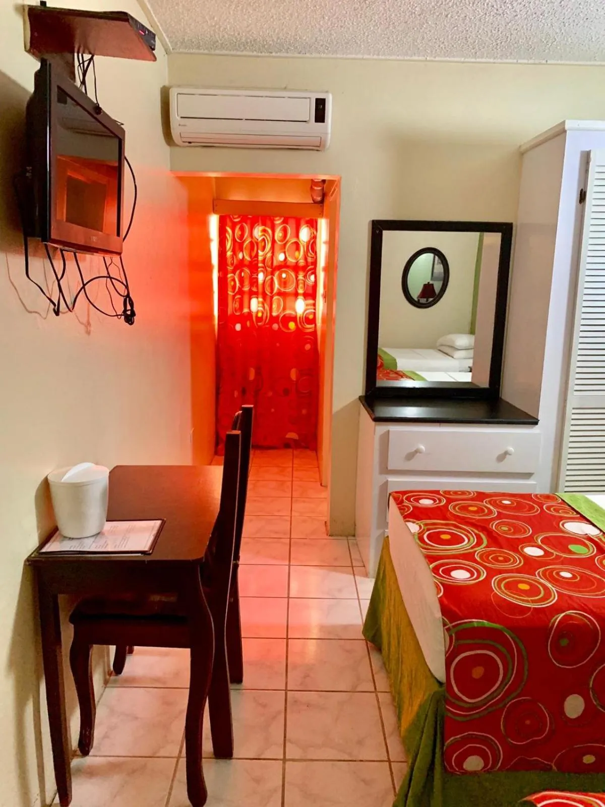 TV and multimedia, Bed in Seaview Inn