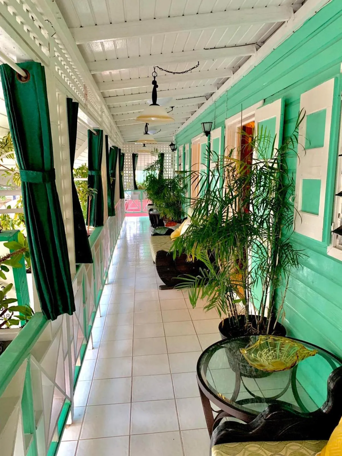 Patio in Seaview Inn