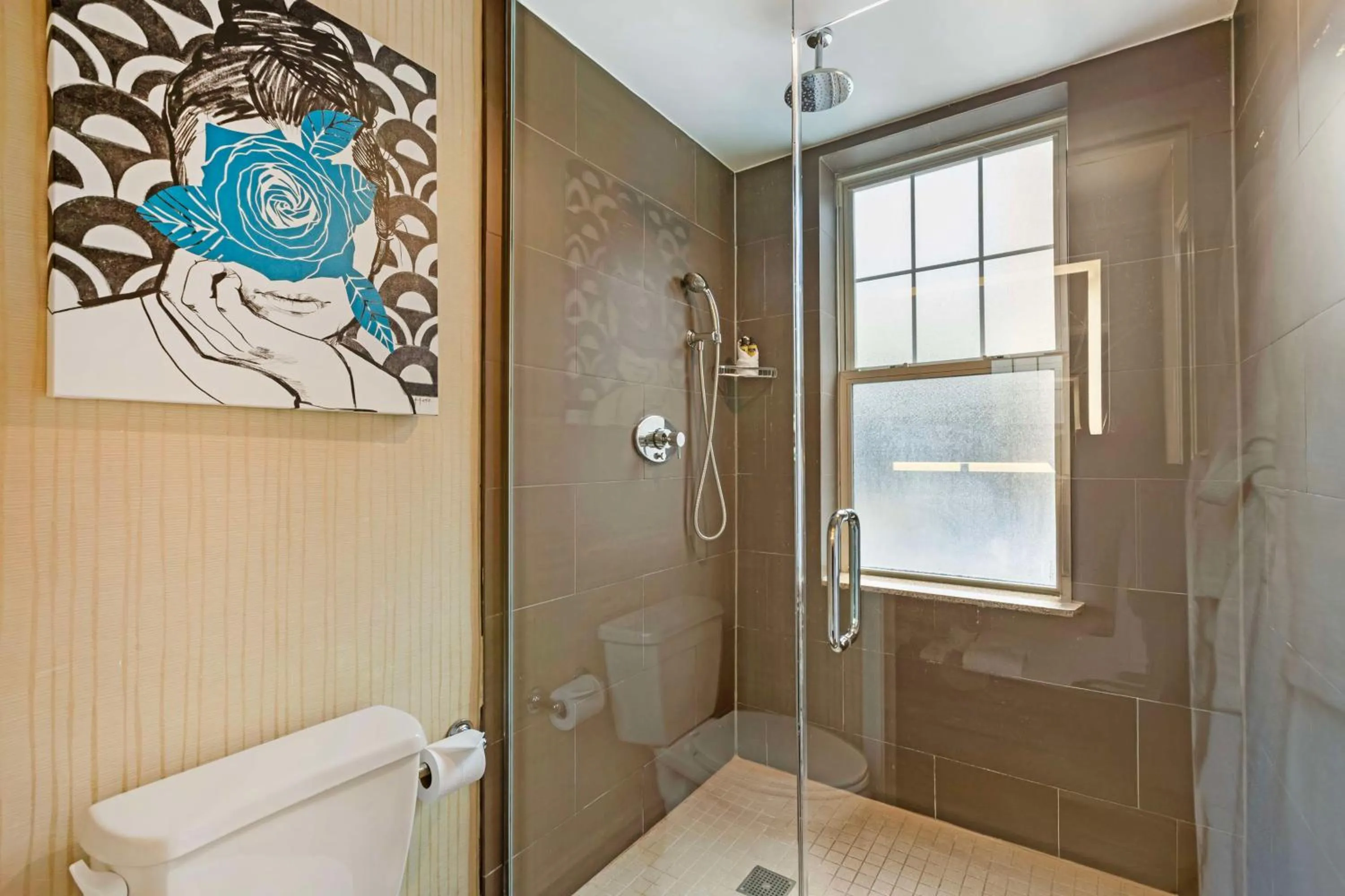 Bathroom in Best Western Plus Hawthorne Terrace Hotel