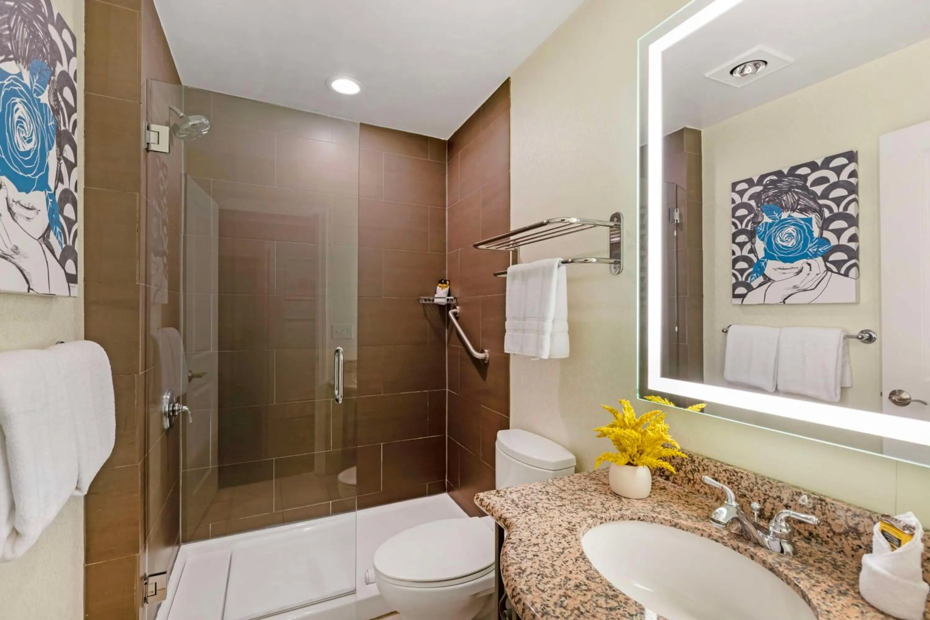 Bathroom in Best Western Plus Hawthorne Terrace Hotel