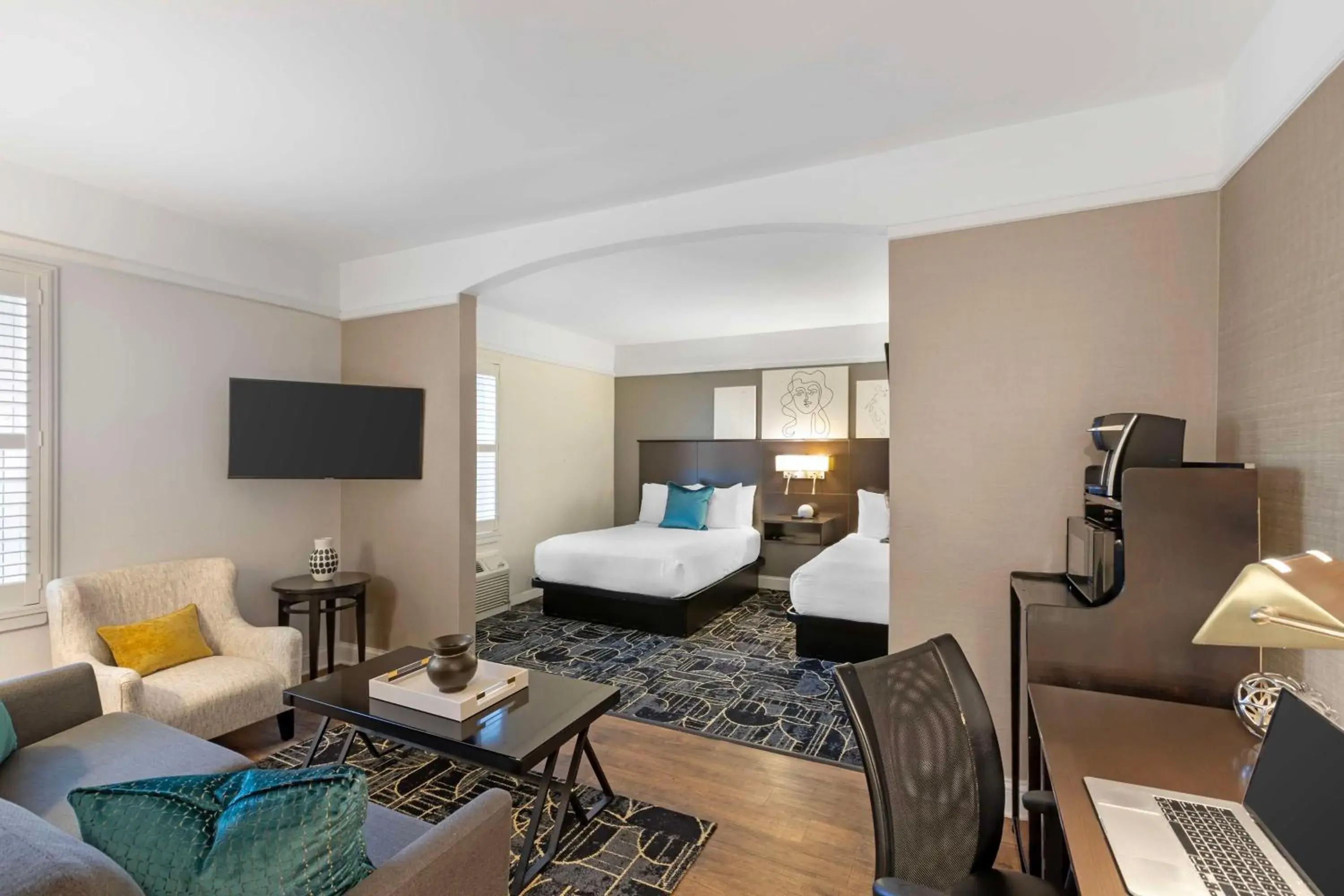 Bedroom, Bed in Best Western Plus Hawthorne Terrace Hotel Bedroom, Bed in Best Western Plus Hawthorne Terrace Hotel