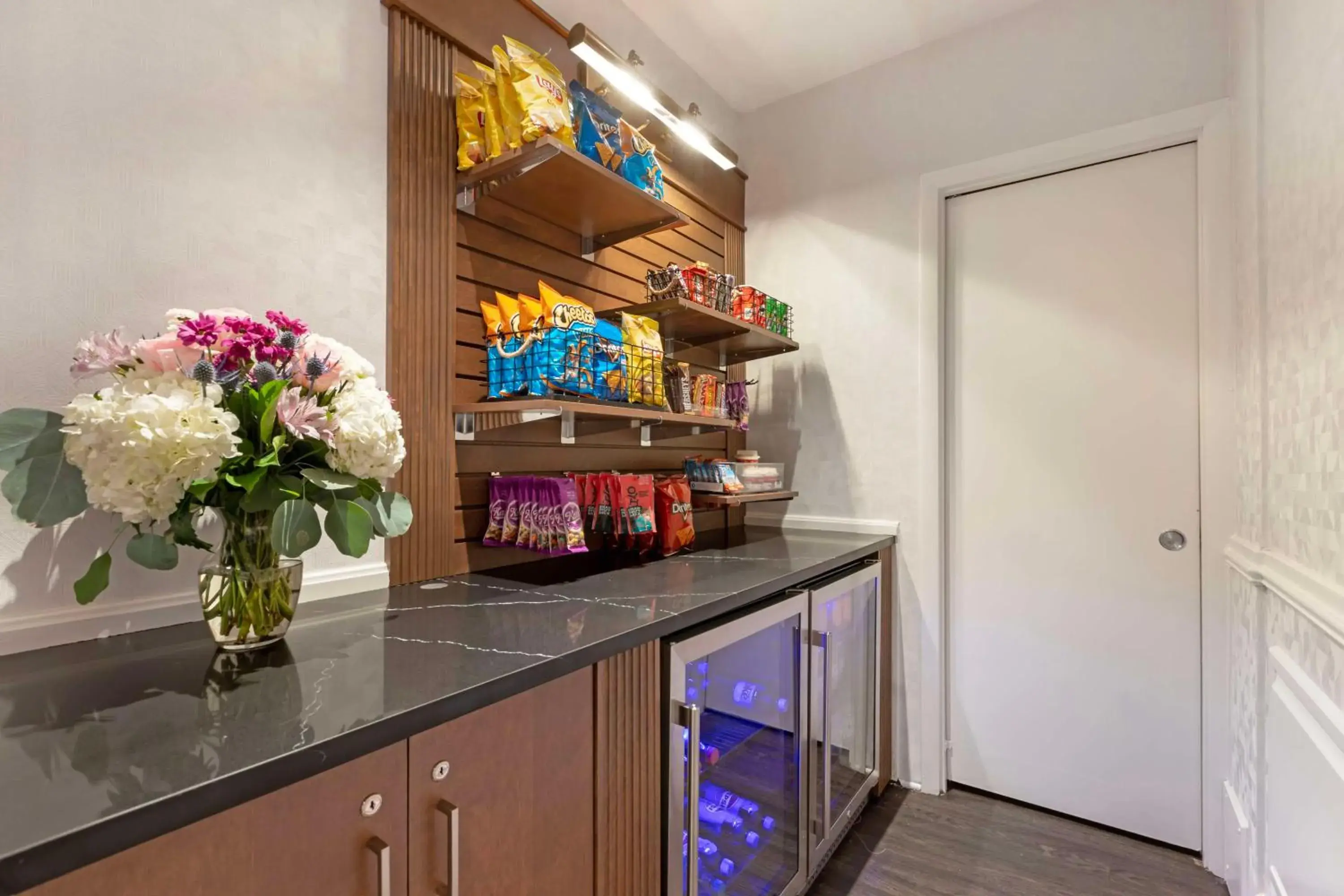 Property building in Best Western Plus Hawthorne Terrace Hotel Property building in Best Western Plus Hawthorne Terrace Hotel