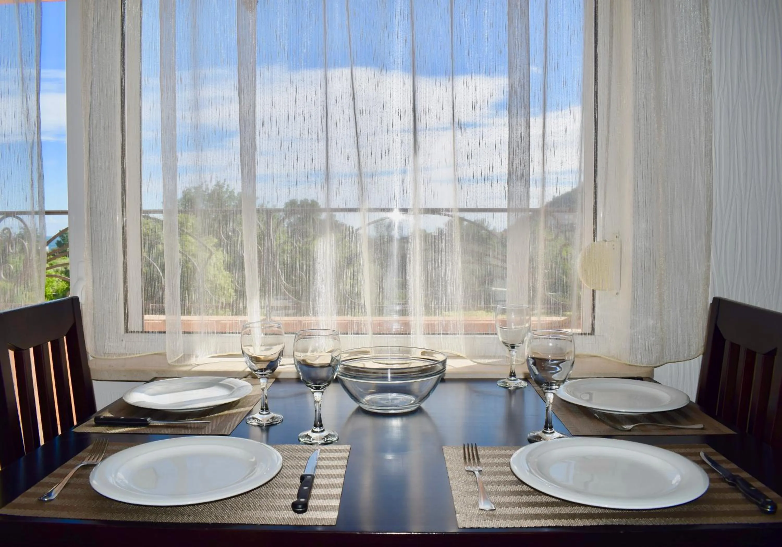 Dining area in Villa Dolphin Apartments