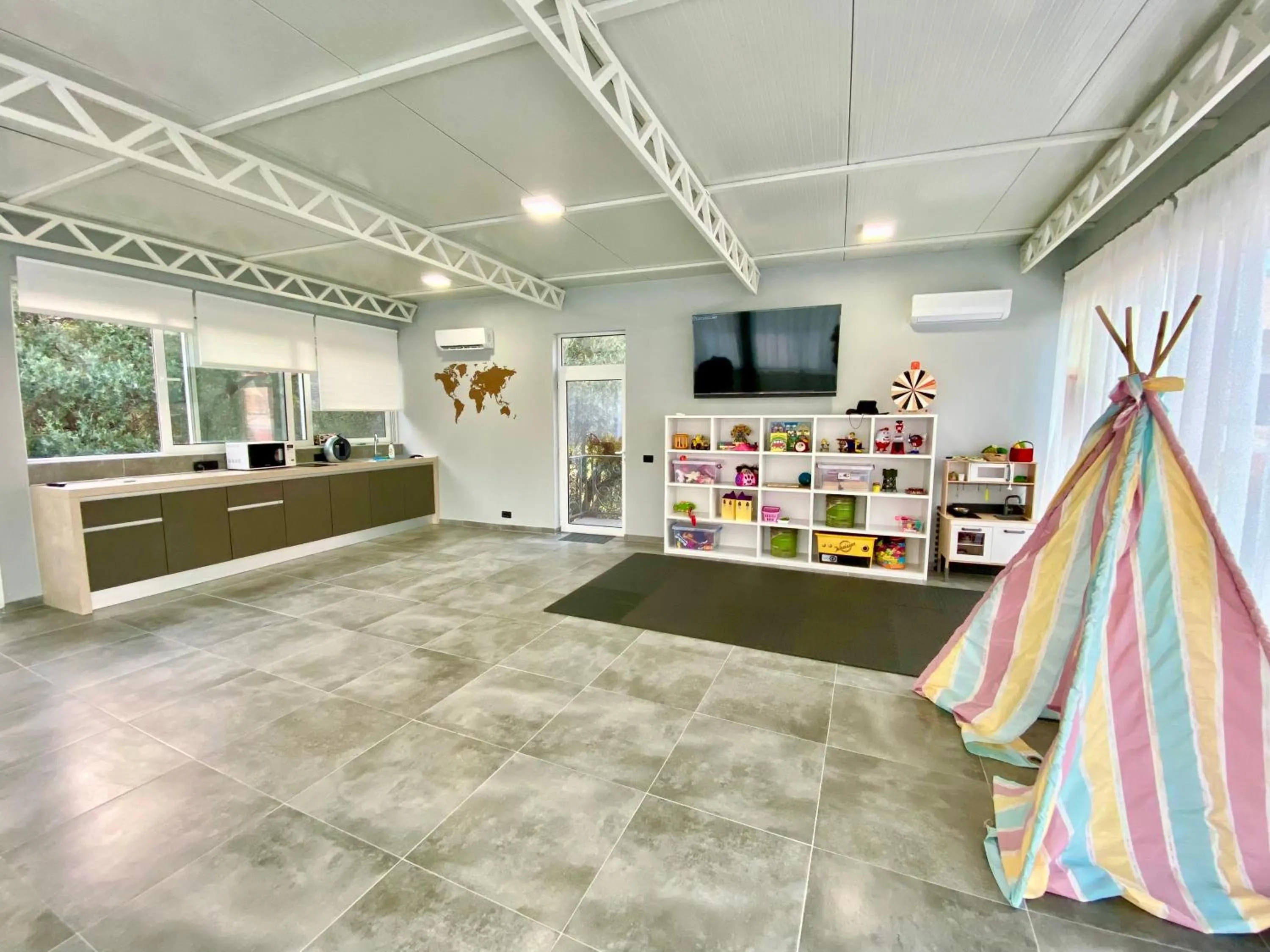 Game Room in Villa Dolphin Apartments