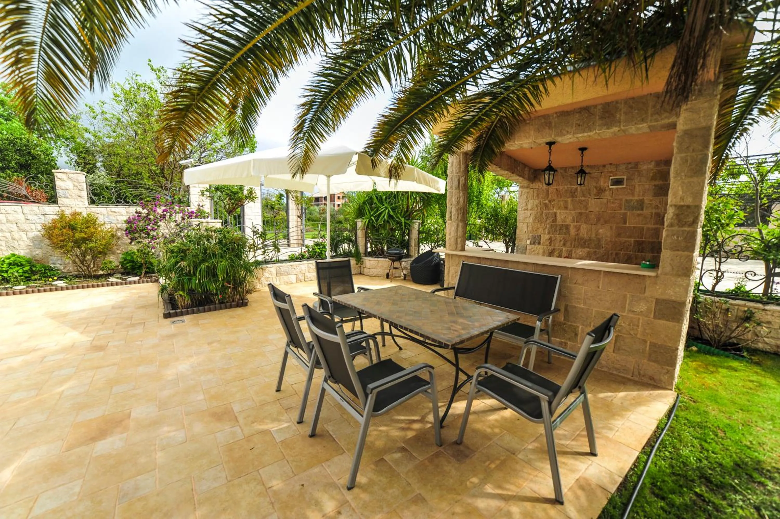 Patio in Villa Dolphin Apartments