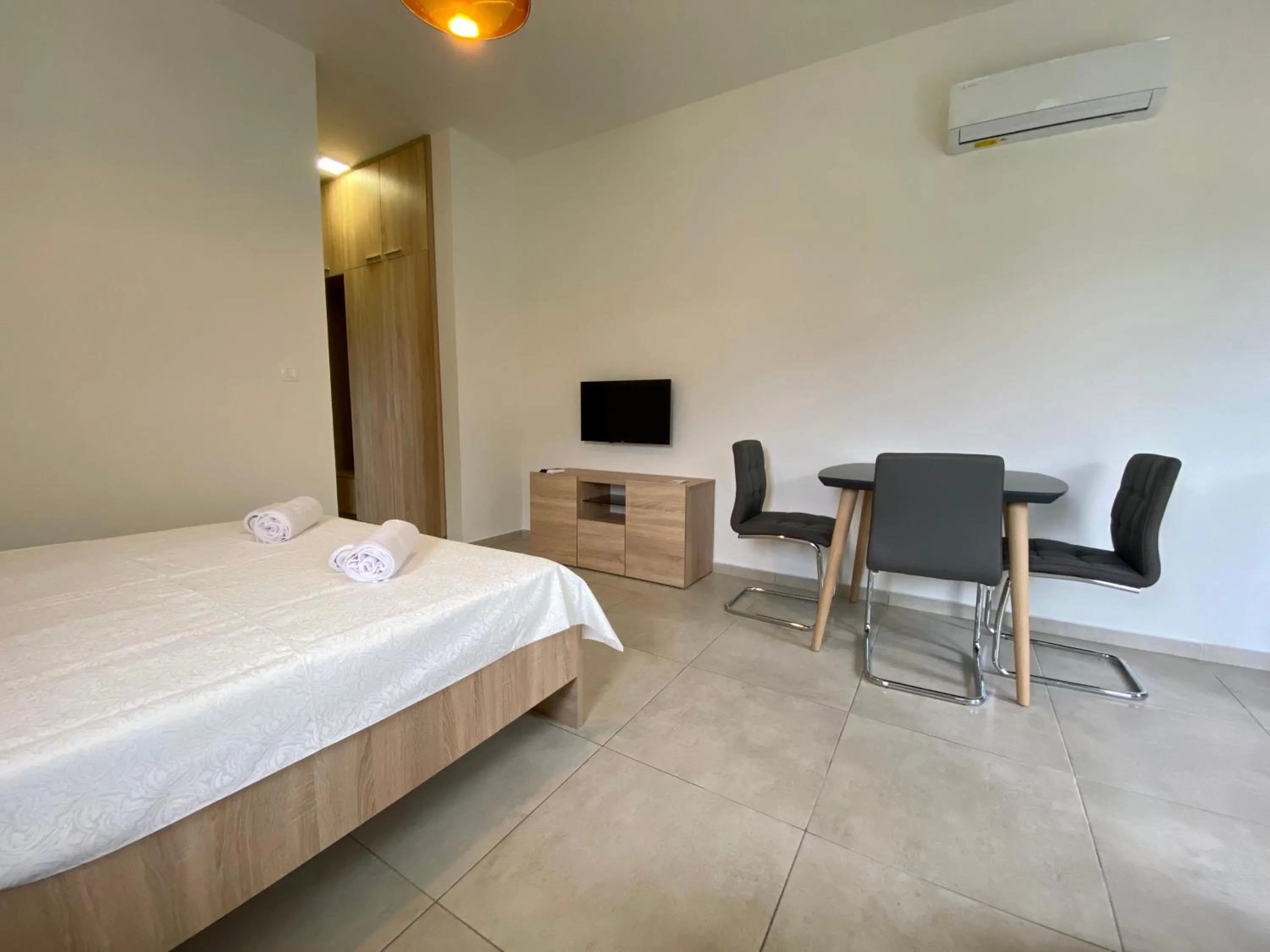 Photo of the whole room, Bed in Villa Dolphin Apartments