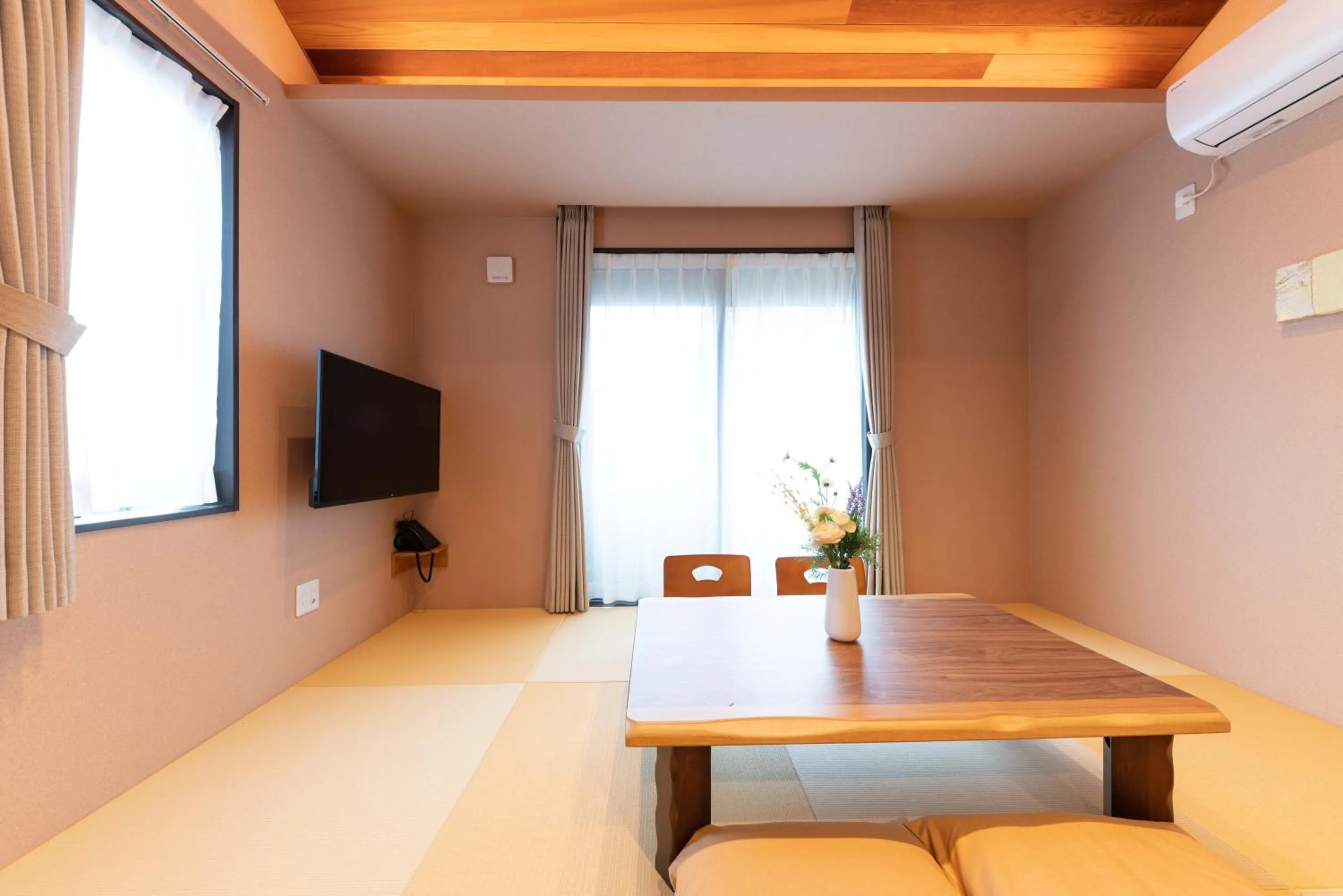 Living room in スタジオーネ 箱根強羅 West - Stagione Hakone Gora West