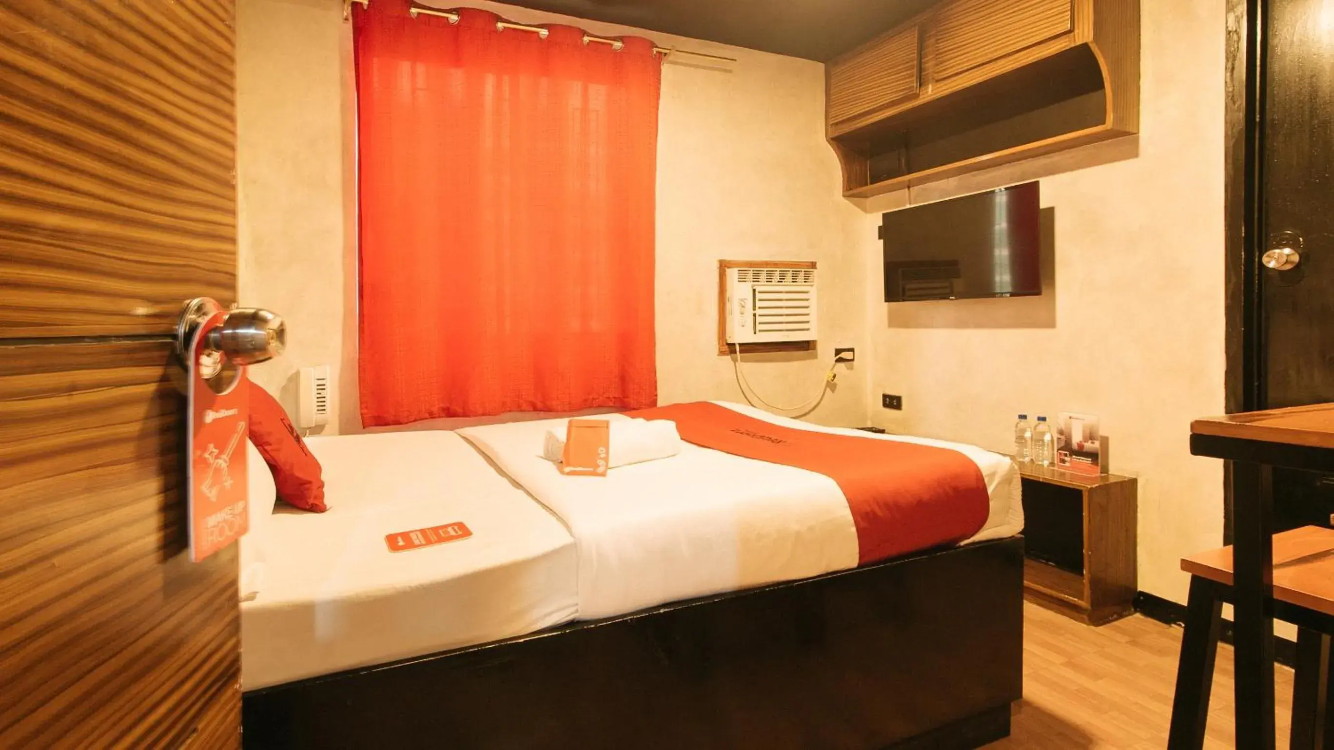 Bedroom, Bed in RedDoorz @ Good 101 Quiricada Manila Bedroom, Bed in RedDoorz @ Good 101 Quiricada Manila