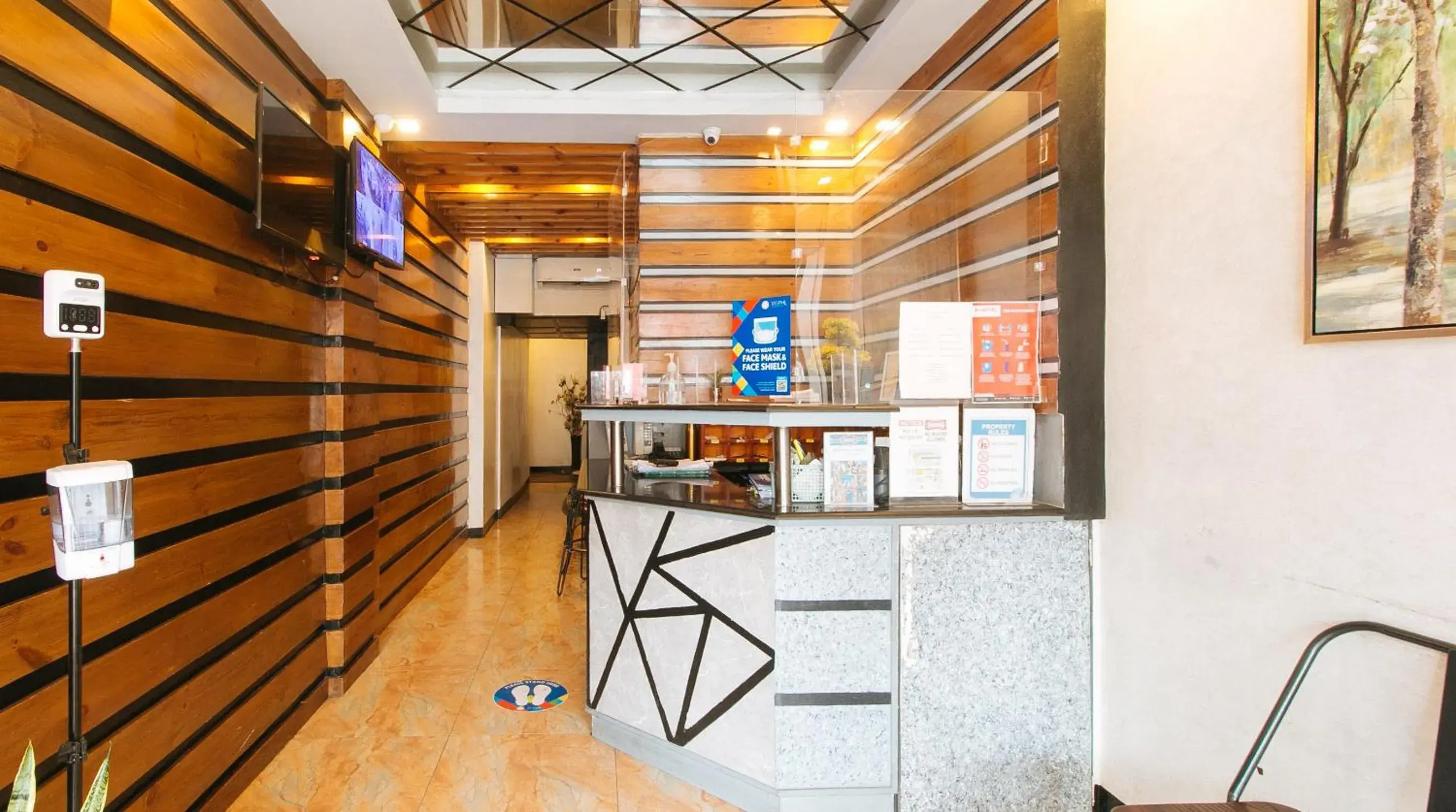 Lobby or reception in RedDoorz @ Good 101 Quiricada Manila Lobby or reception in RedDoorz @ Good 101 Quiricada Manila