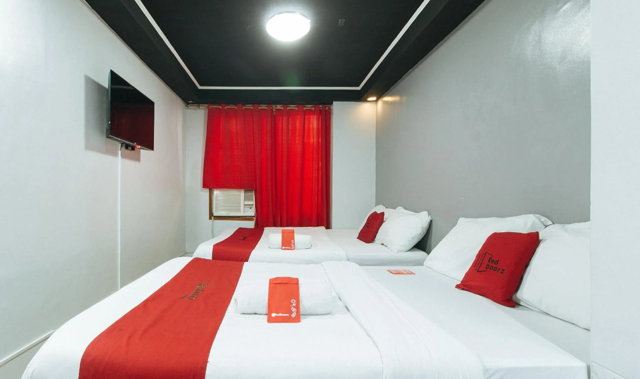 Bed in RedDoorz @ Good 101 Quiricada Manila