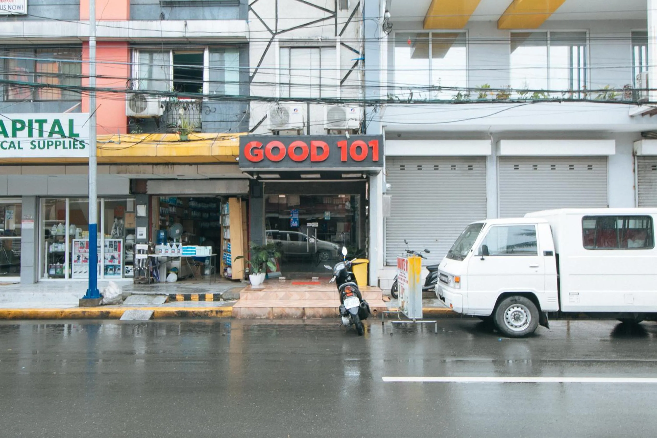 Facade/entrance in RedDoorz @ Good 101 Quiricada Manila