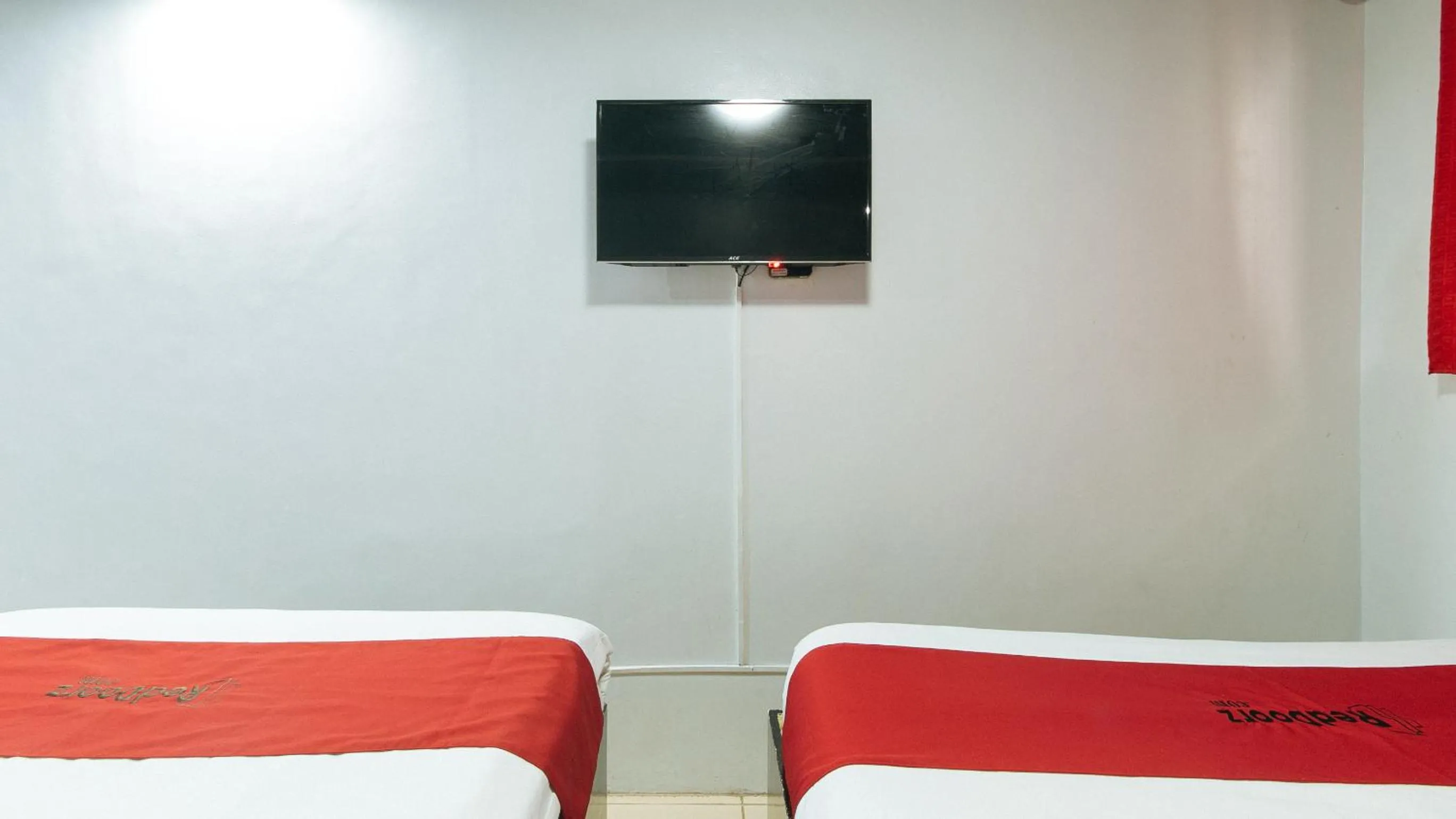 TV and multimedia in RedDoorz @ Good 101 Quiricada Manila