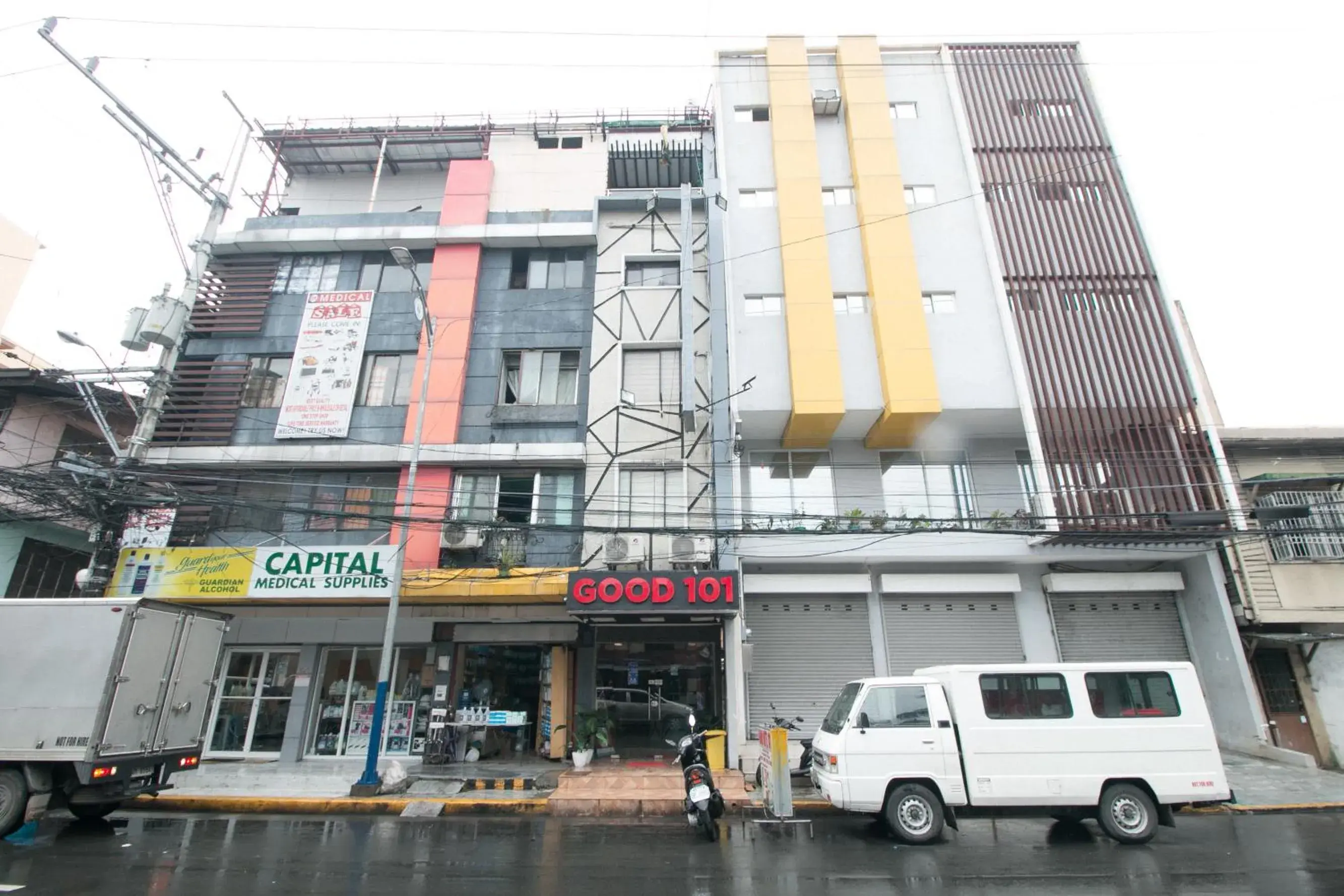Property building in RedDoorz @ Good 101 Quiricada Manila Property building in RedDoorz @ Good 101 Quiricada Manila