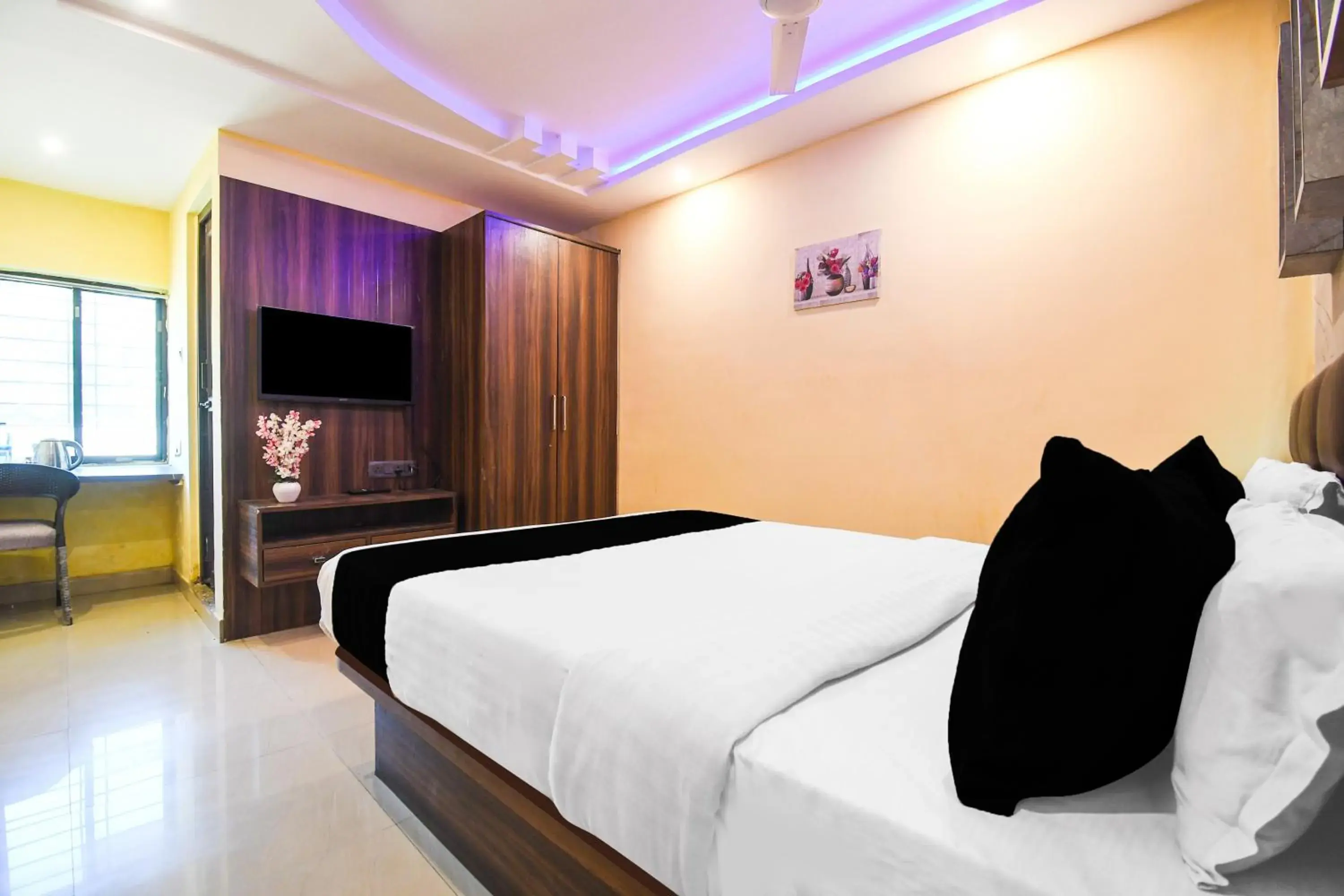 Bedroom, Bed in Super Collection O Hirak Road Dhanbad formerly Hirak Inn Bedroom, Bed in Super Collection O Hirak Road Dhanbad formerly Hirak Inn