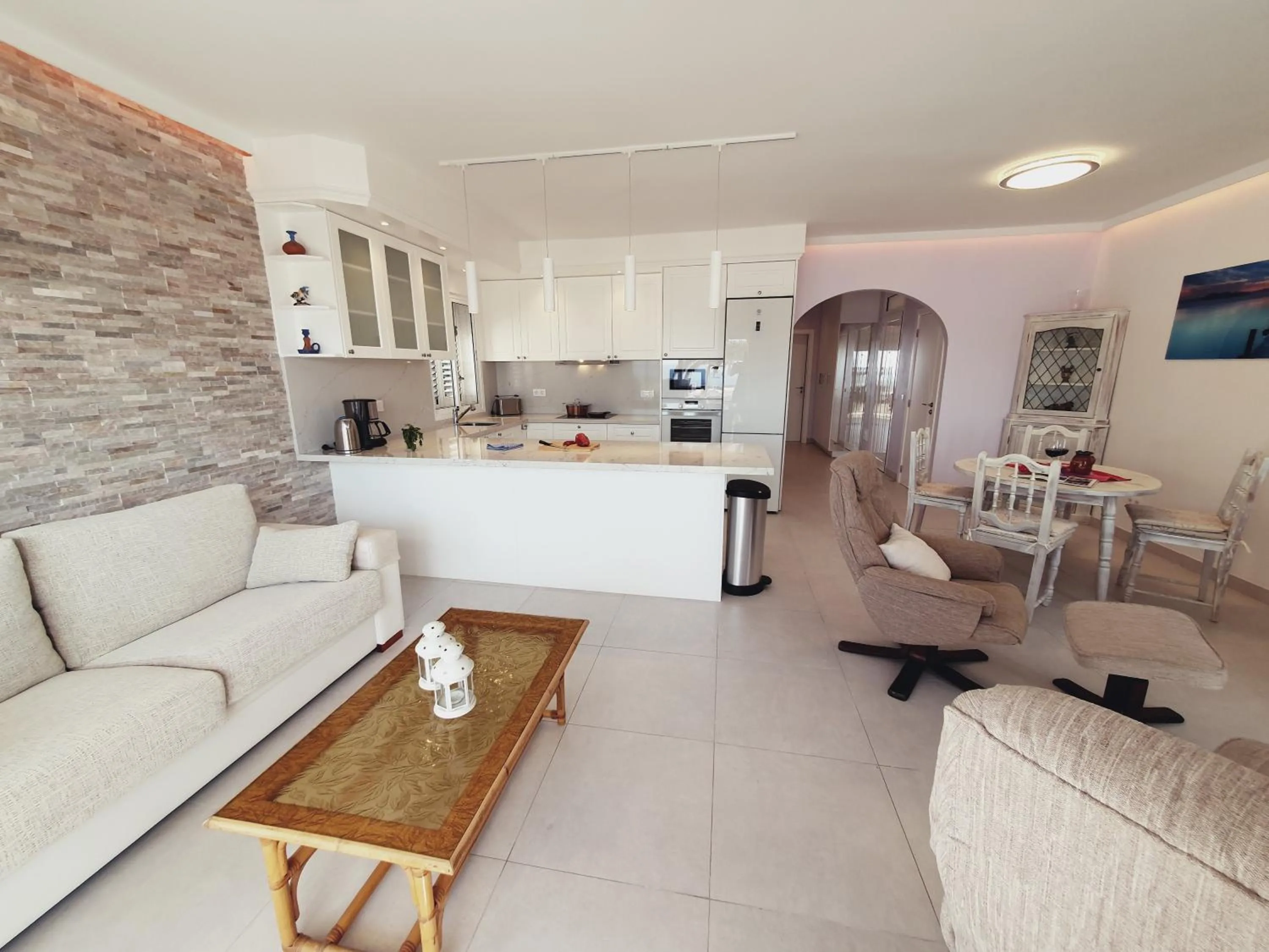 Spacious Apartment with Sea view