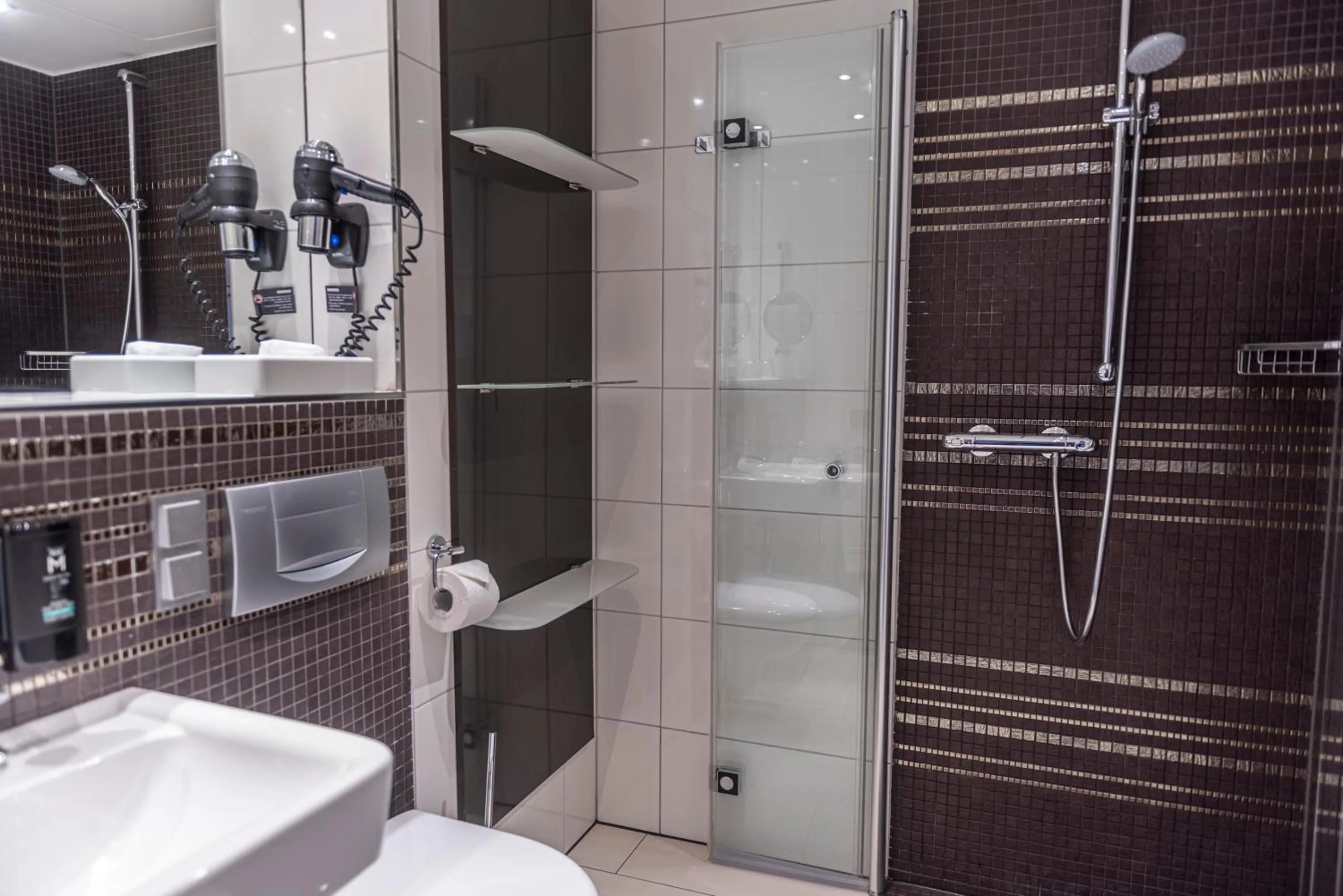 TV and multimedia in Mauritius Hotel & Therme