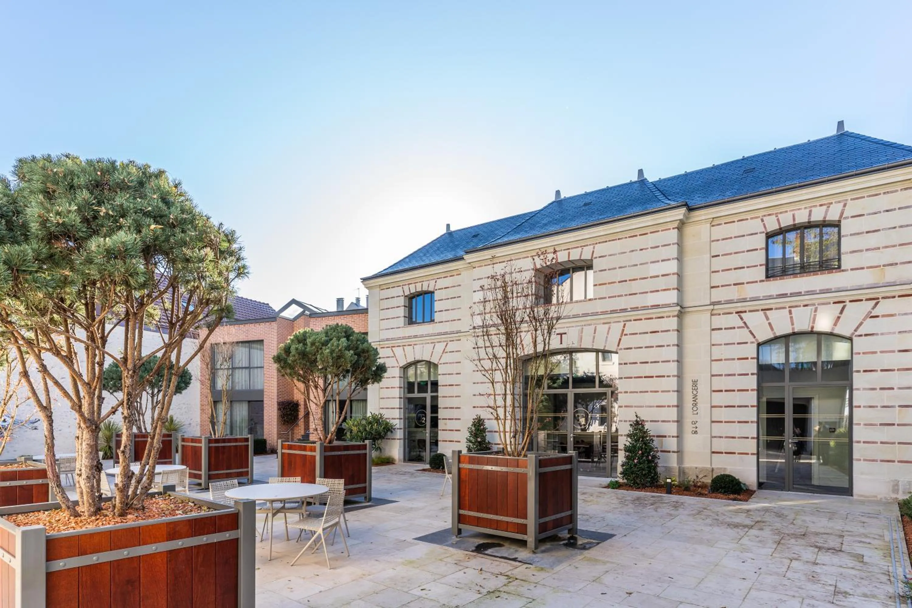 Inner courtyard view in Les Trésorières