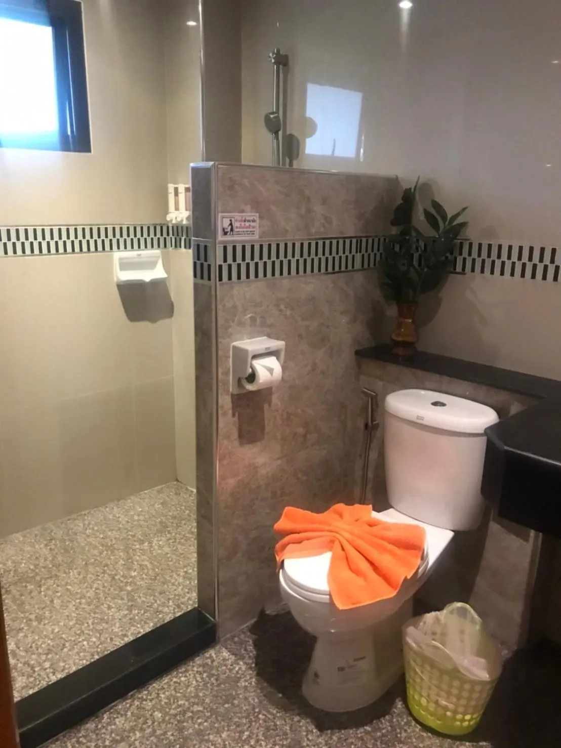 Toilet in DD Residence Sai5 Salaya ห้องพัก ดีดี สาย5 ศาลายา