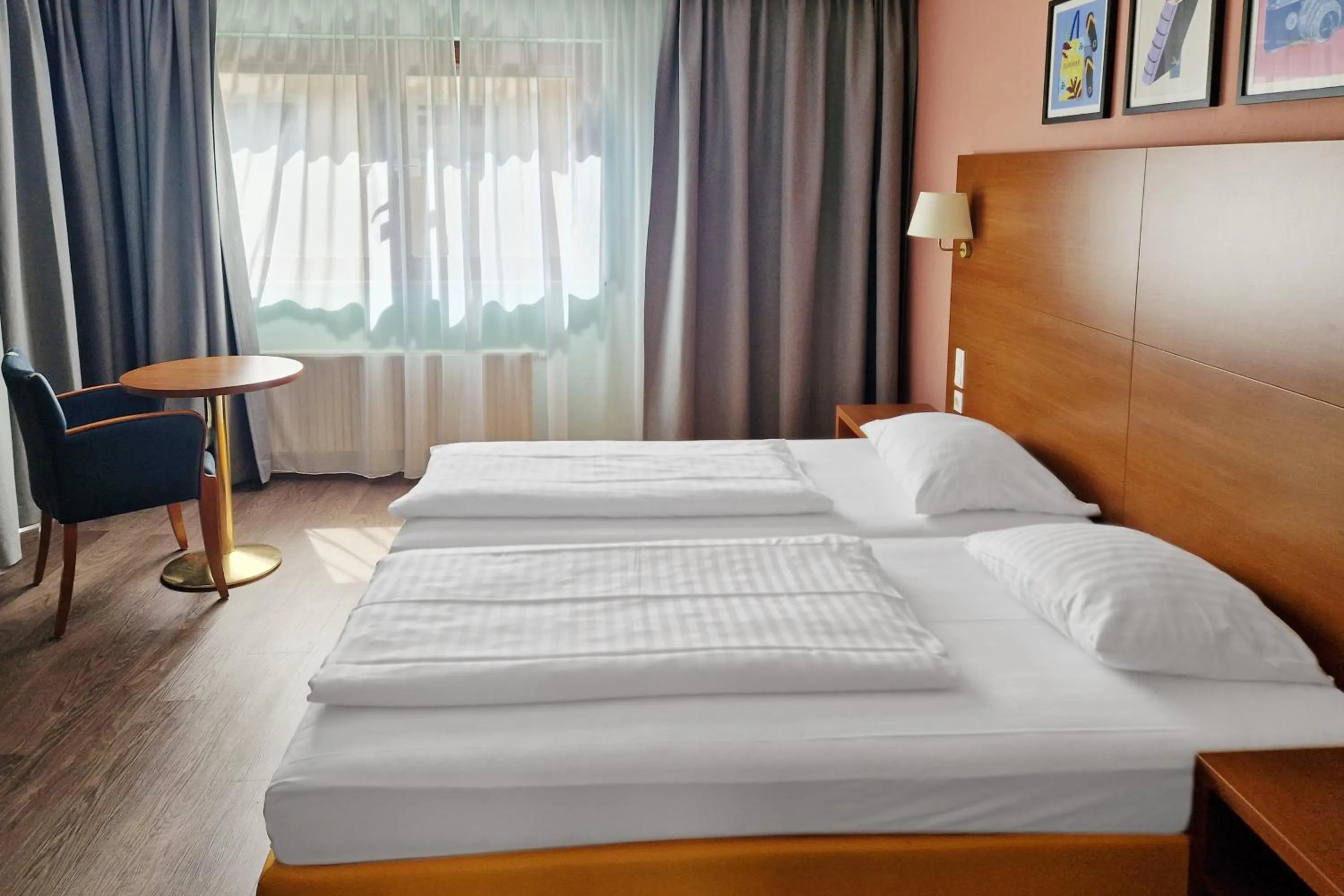 Photo of the whole room, Bed in Garner Hotel Stuttgart City Centre by IHG