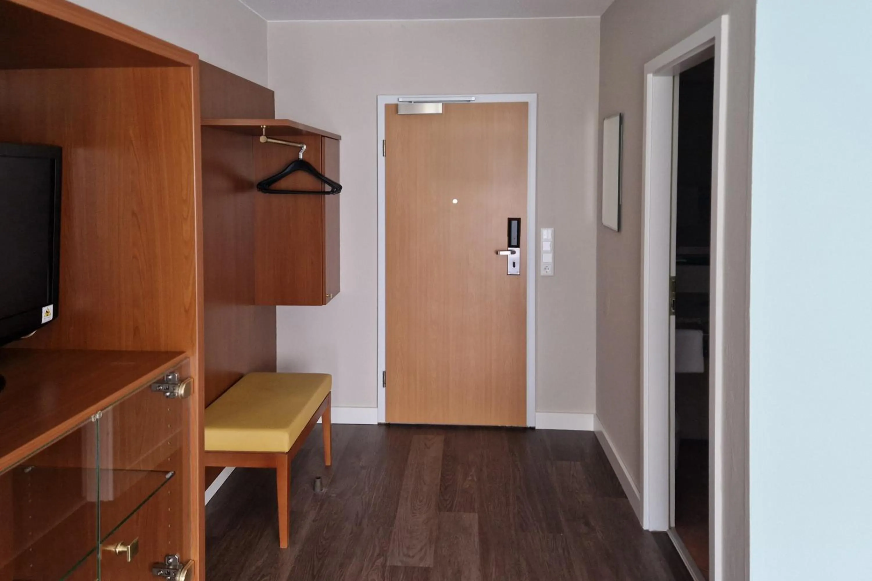 Photo of the whole room in Garner Hotel Stuttgart City Centre by IHG