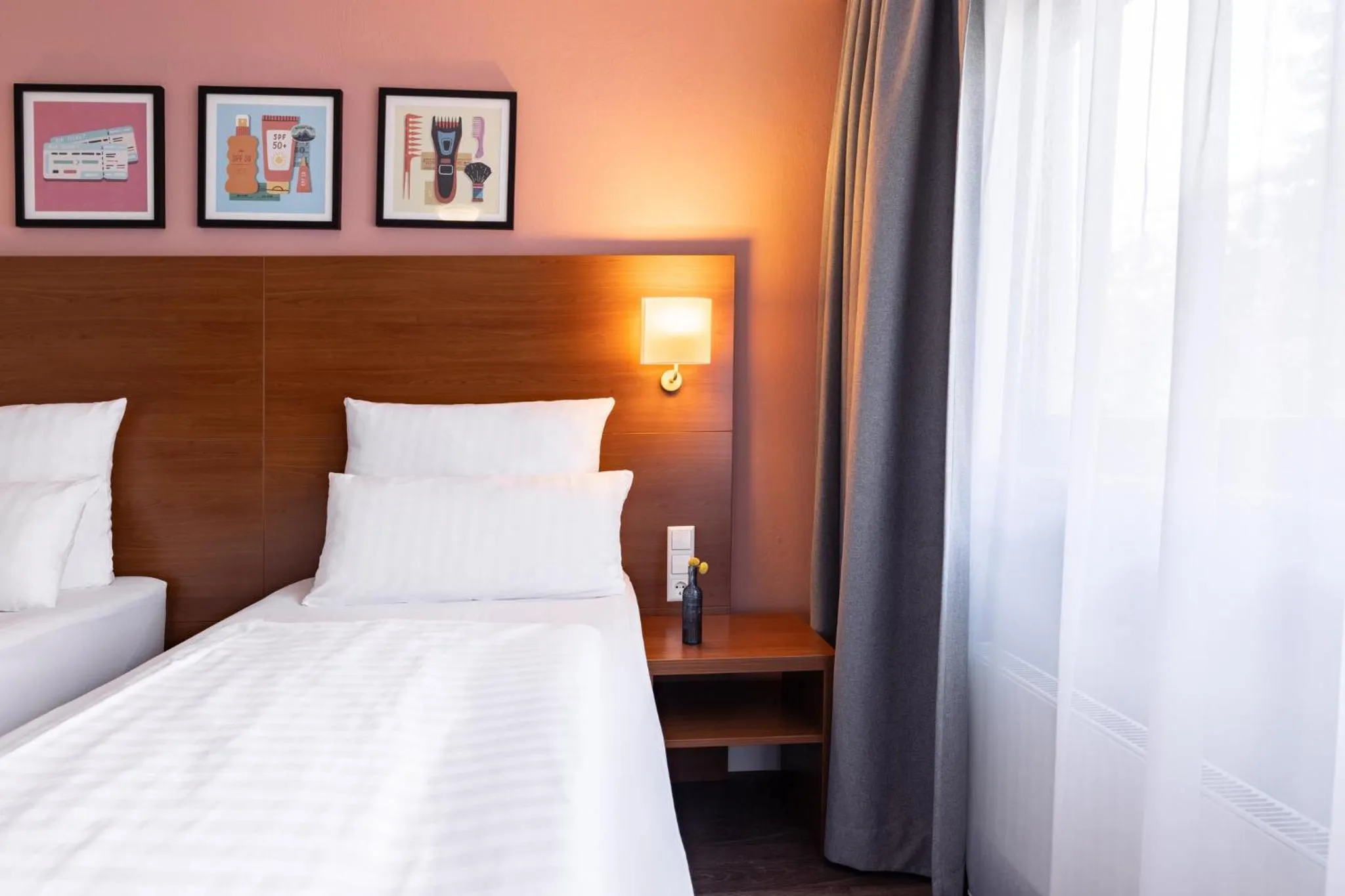 Photo of the whole room, Bed in Garner Hotel Stuttgart City Centre by IHG