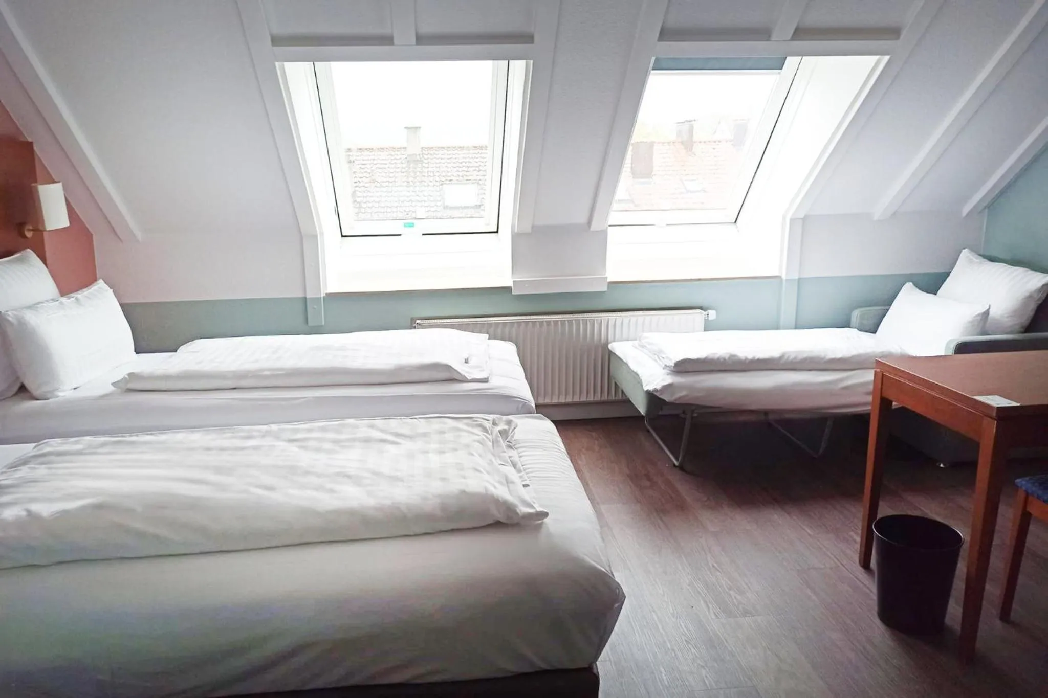 Photo of the whole room, Bed in Garner Hotel Stuttgart City Centre by IHG