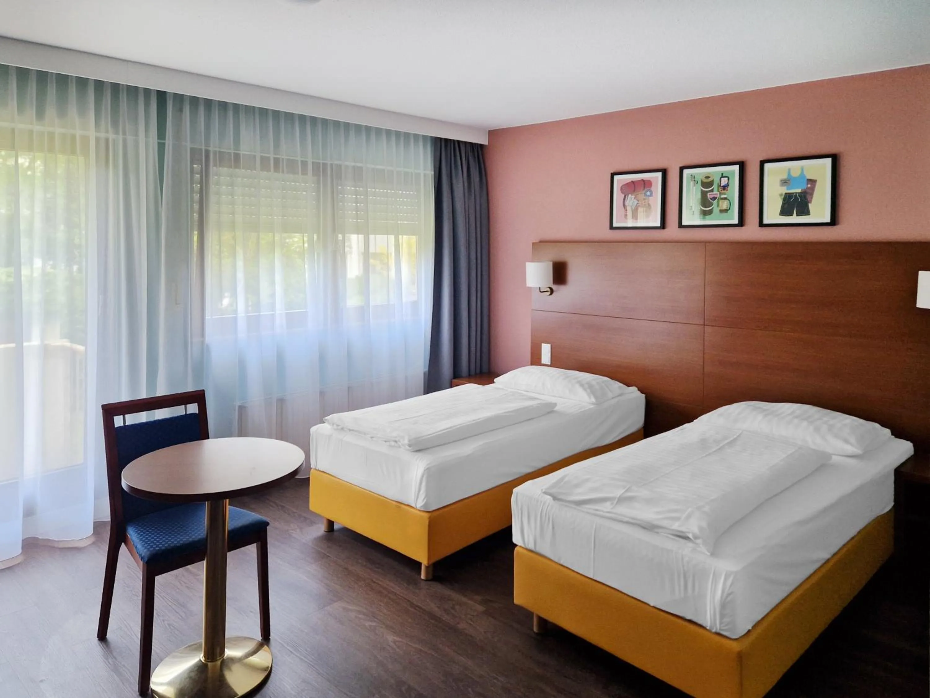 Photo of the whole room, Bed in Garner Hotel Stuttgart City Centre by IHG