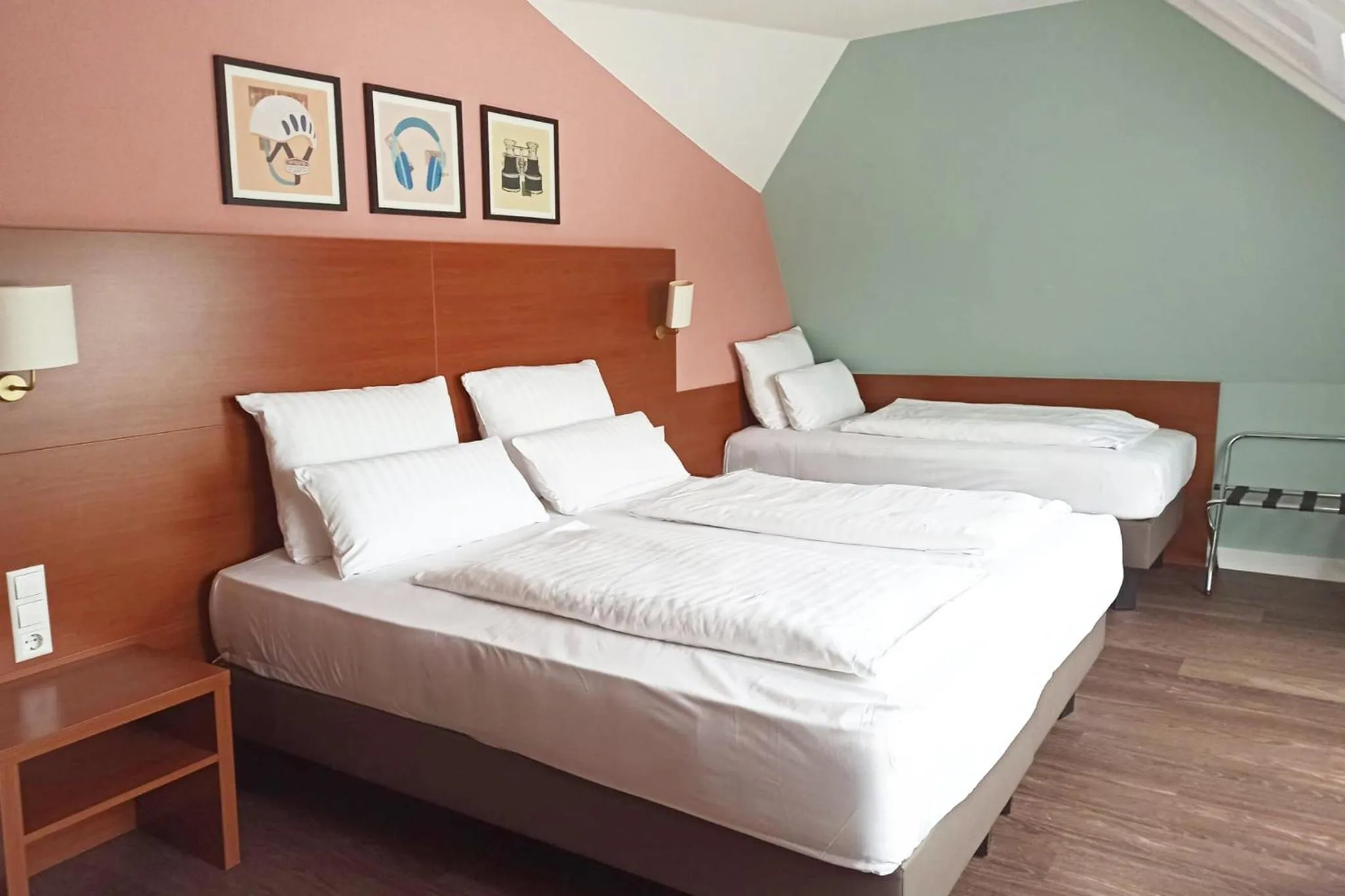Photo of the whole room, Bed in Garner Hotel Stuttgart City Centre by IHG