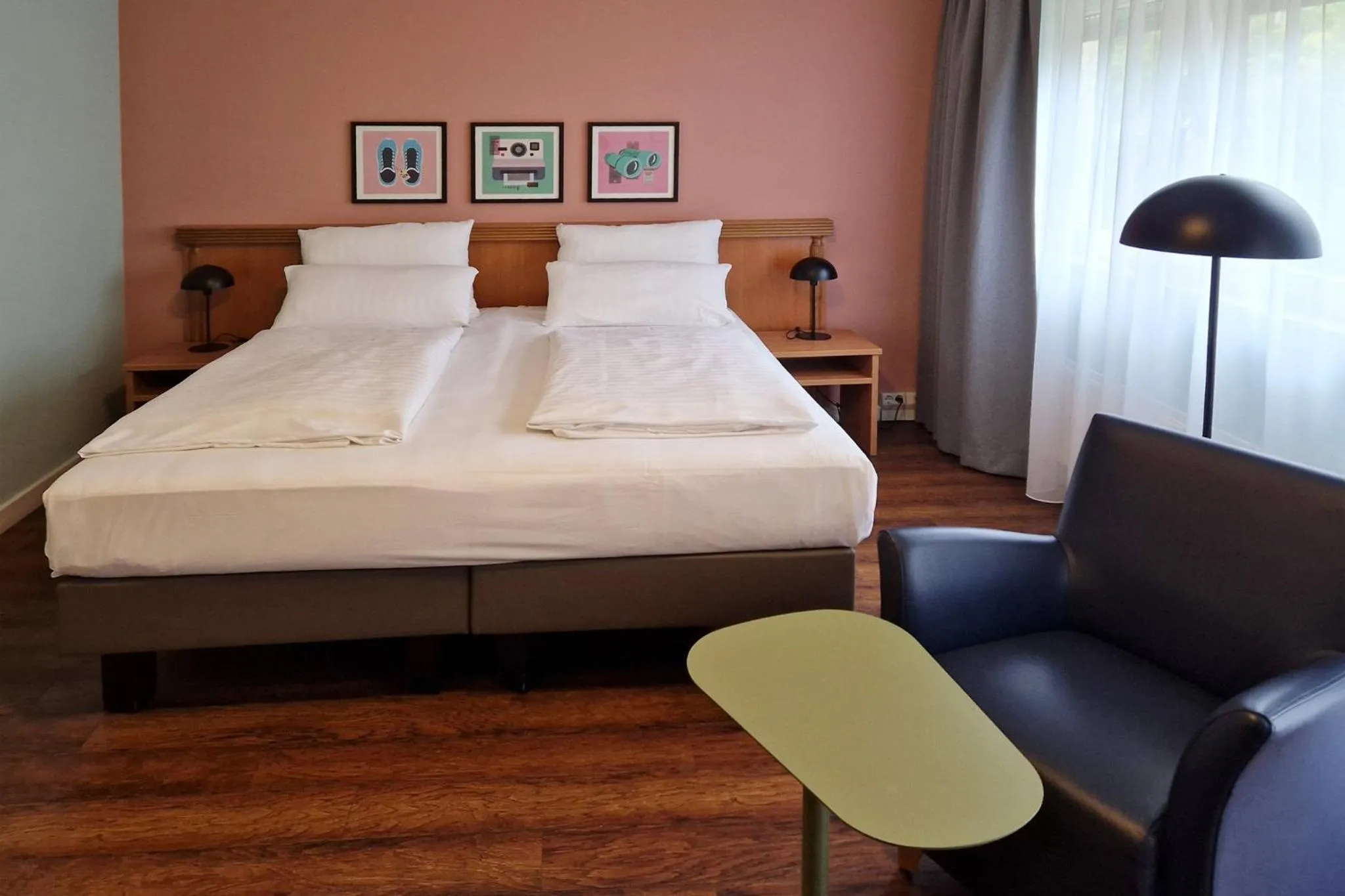 Photo of the whole room, Bed in Garner Hotel Stuttgart City Centre by IHG