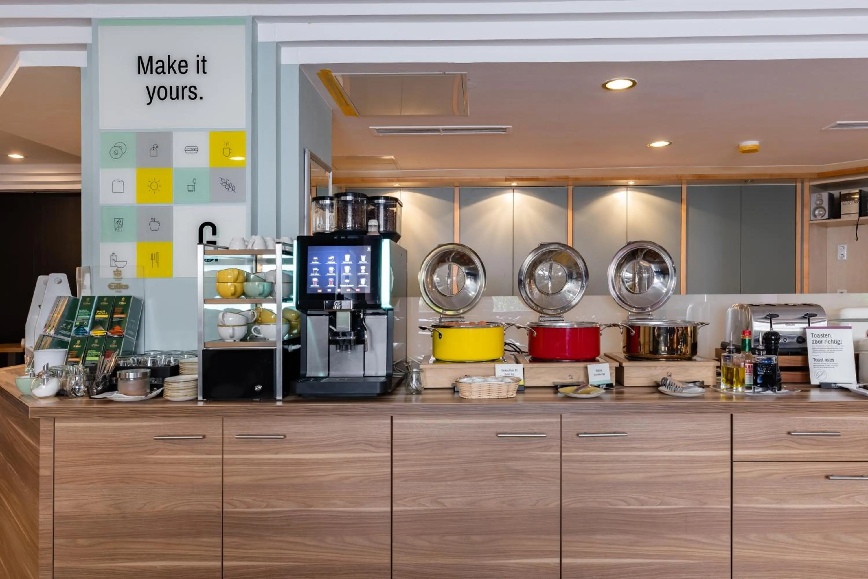 Buffet breakfast in Garner Hotel Stuttgart City Centre by IHG