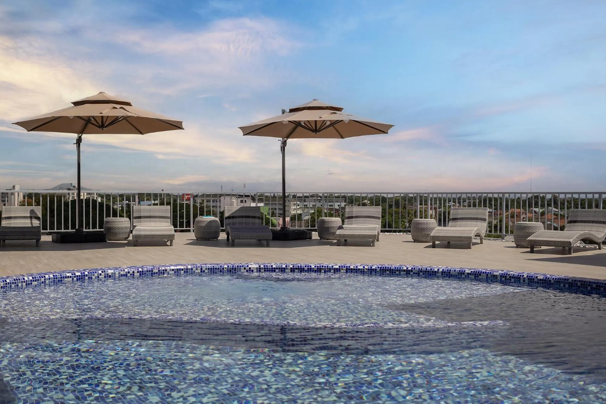 Swimming pool in Hotel Selene Chiang Rai