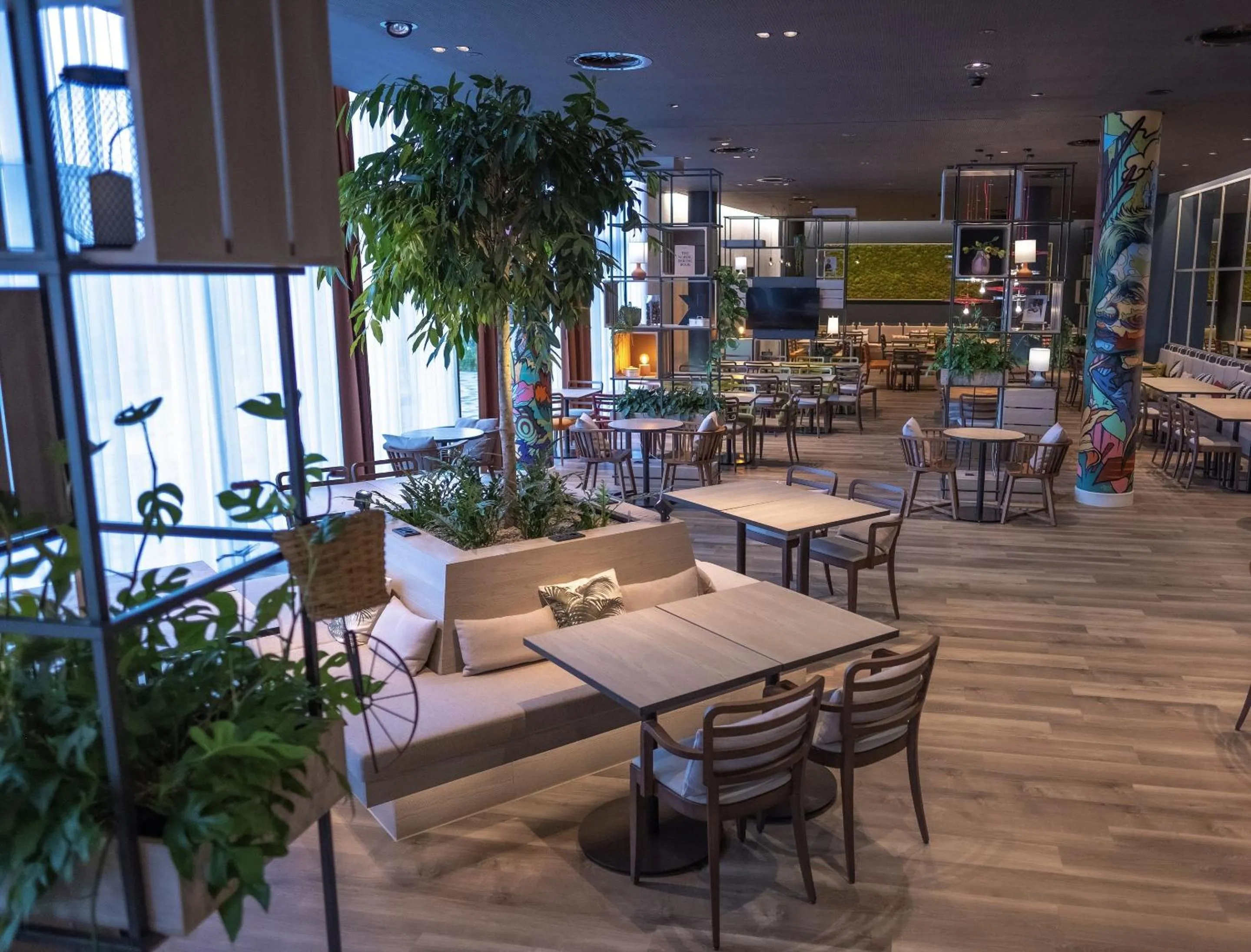 Restaurant/places to eat in IntercityHotel Amsterdam Schiphol Airport