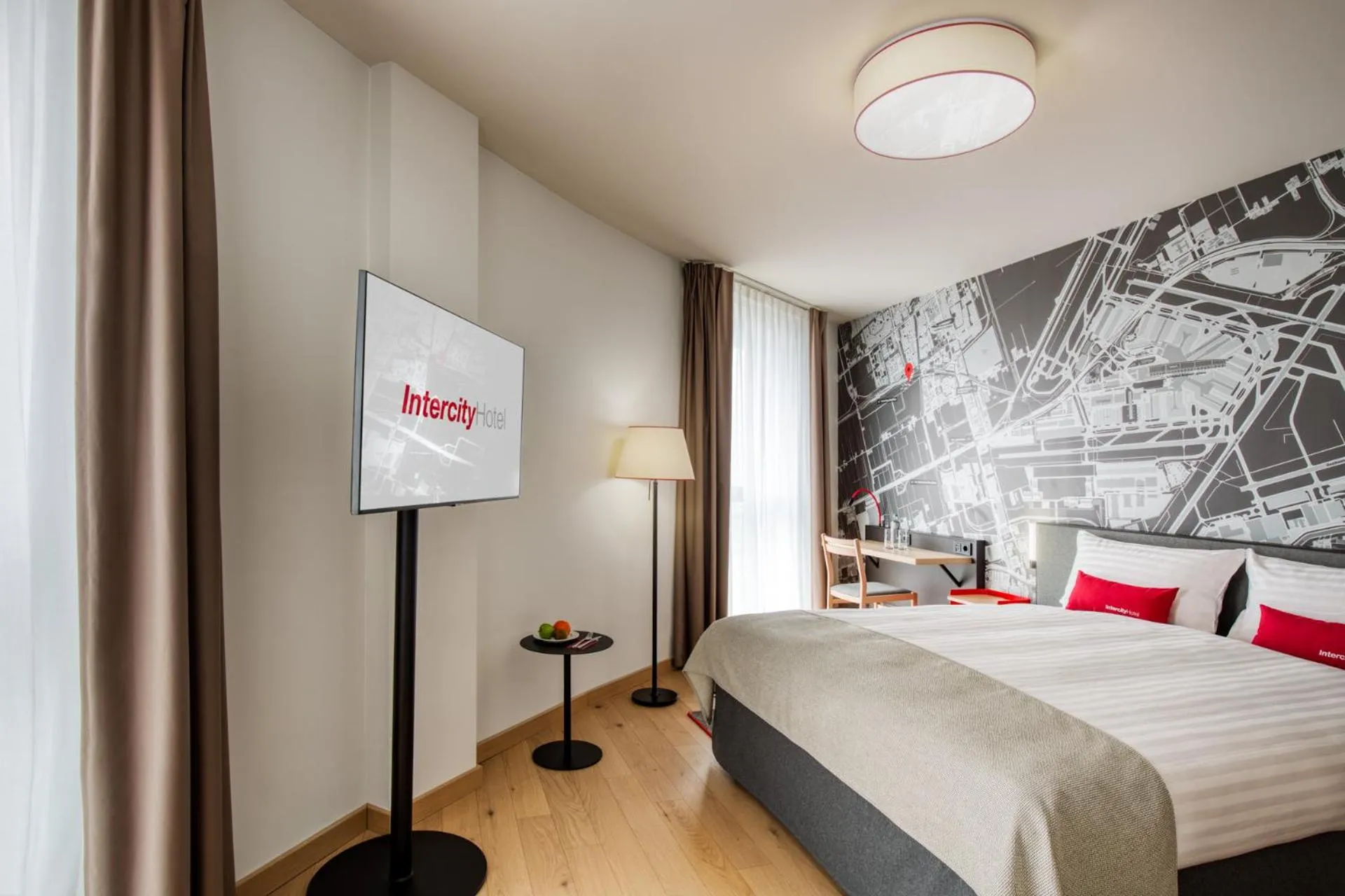 Bedroom, Bed in IntercityHotel Amsterdam Schiphol Airport